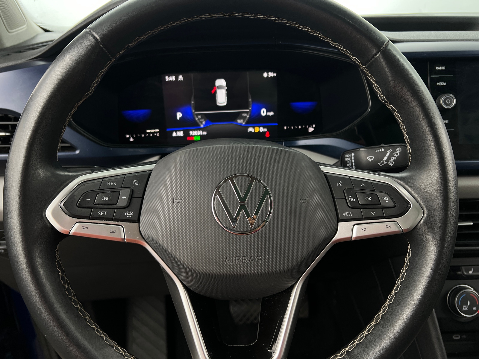 Thumbnail: 2022 Volkswagen Taos - 4