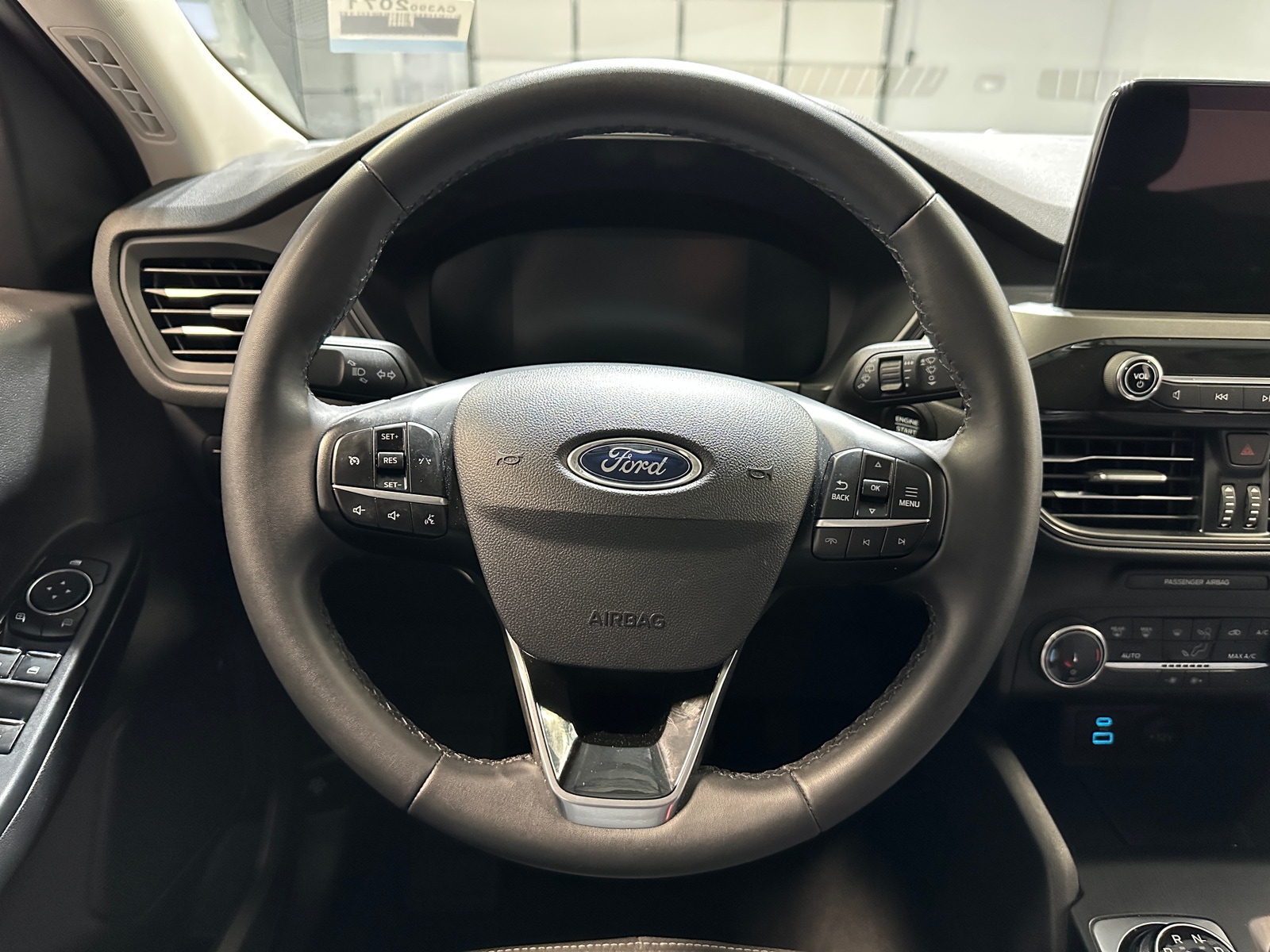 Thumbnail: 2023 Ford Escape - 5