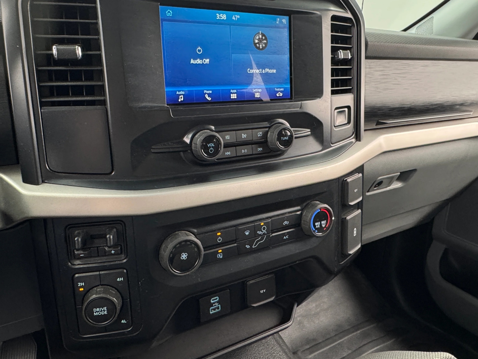 Thumbnail: 2021 Ford Econoline - 4