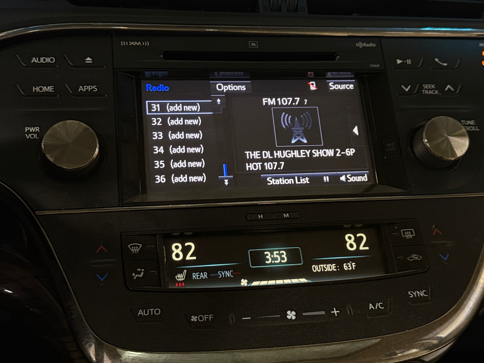 Thumbnail: 2015 Toyota Avalon - 3