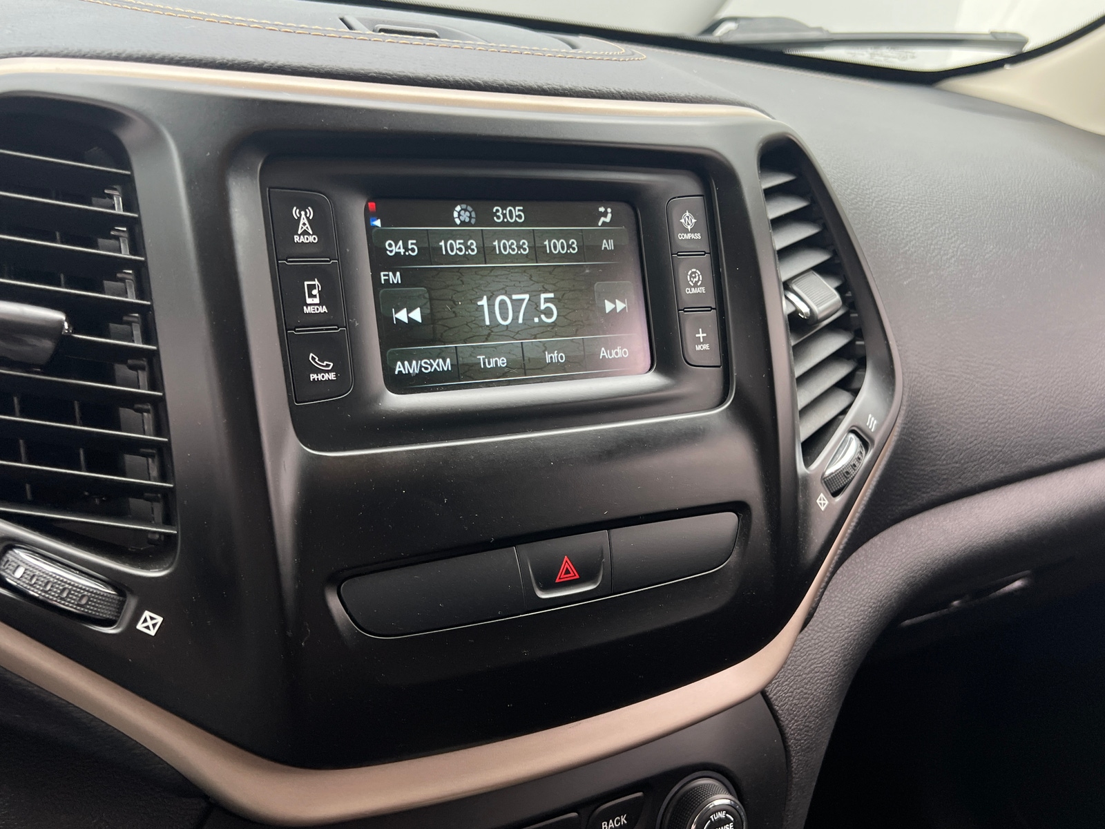 Thumbnail: 2017 Jeep Cherokee - 4