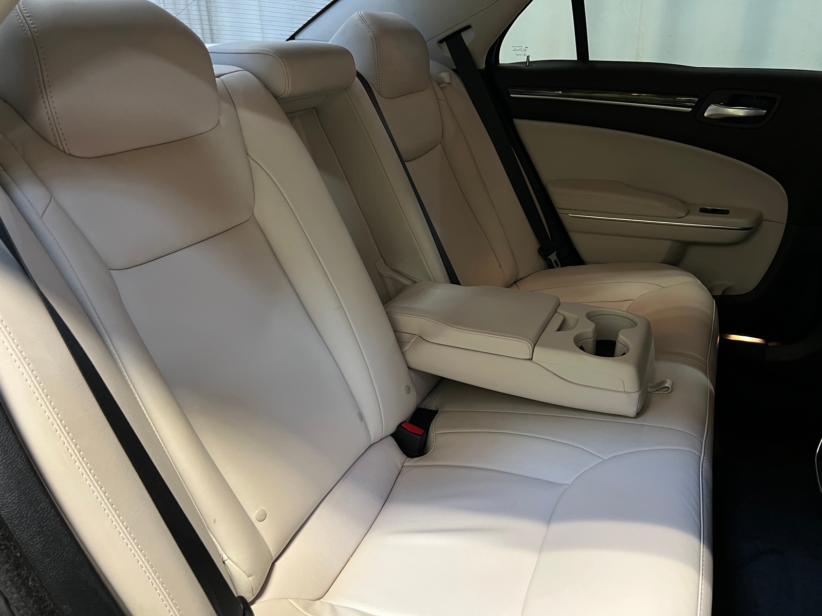 Thumbnail: 2016 Chrysler 300 - 5