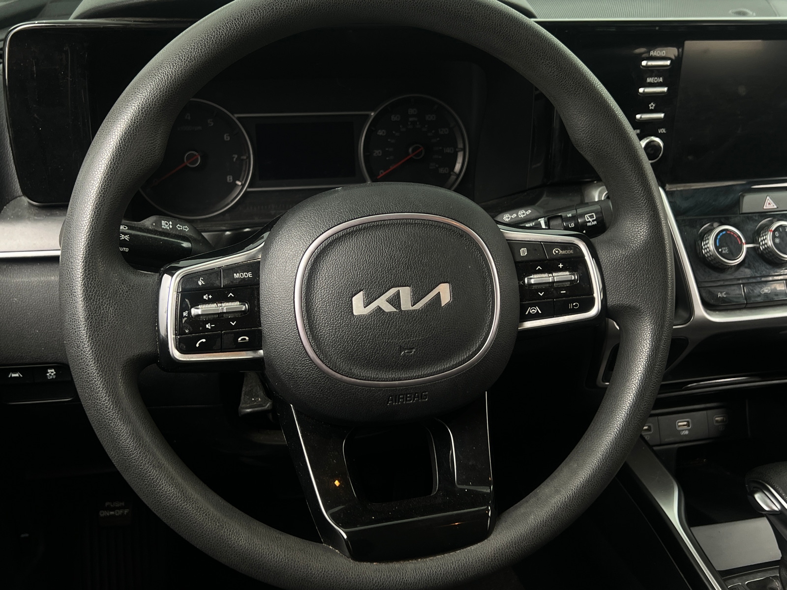 Thumbnail: 2023 Kia Sorento - 5