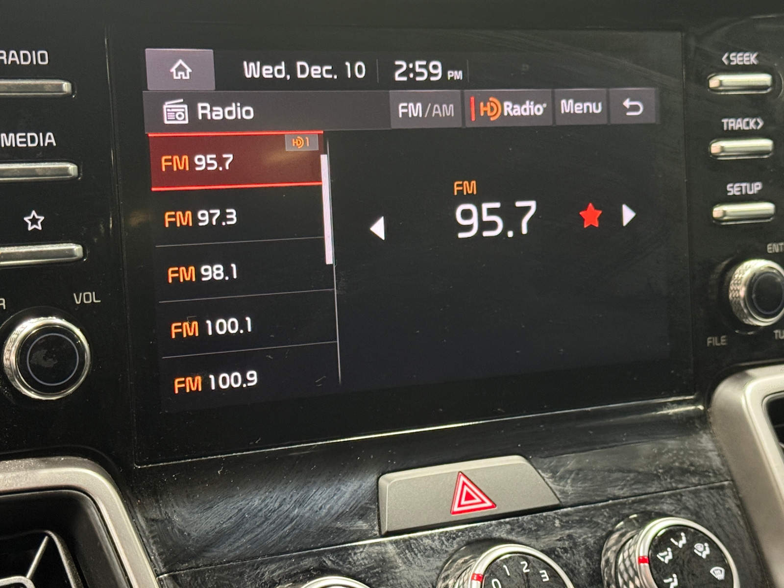 Thumbnail: 2023 Kia Sorento - 4