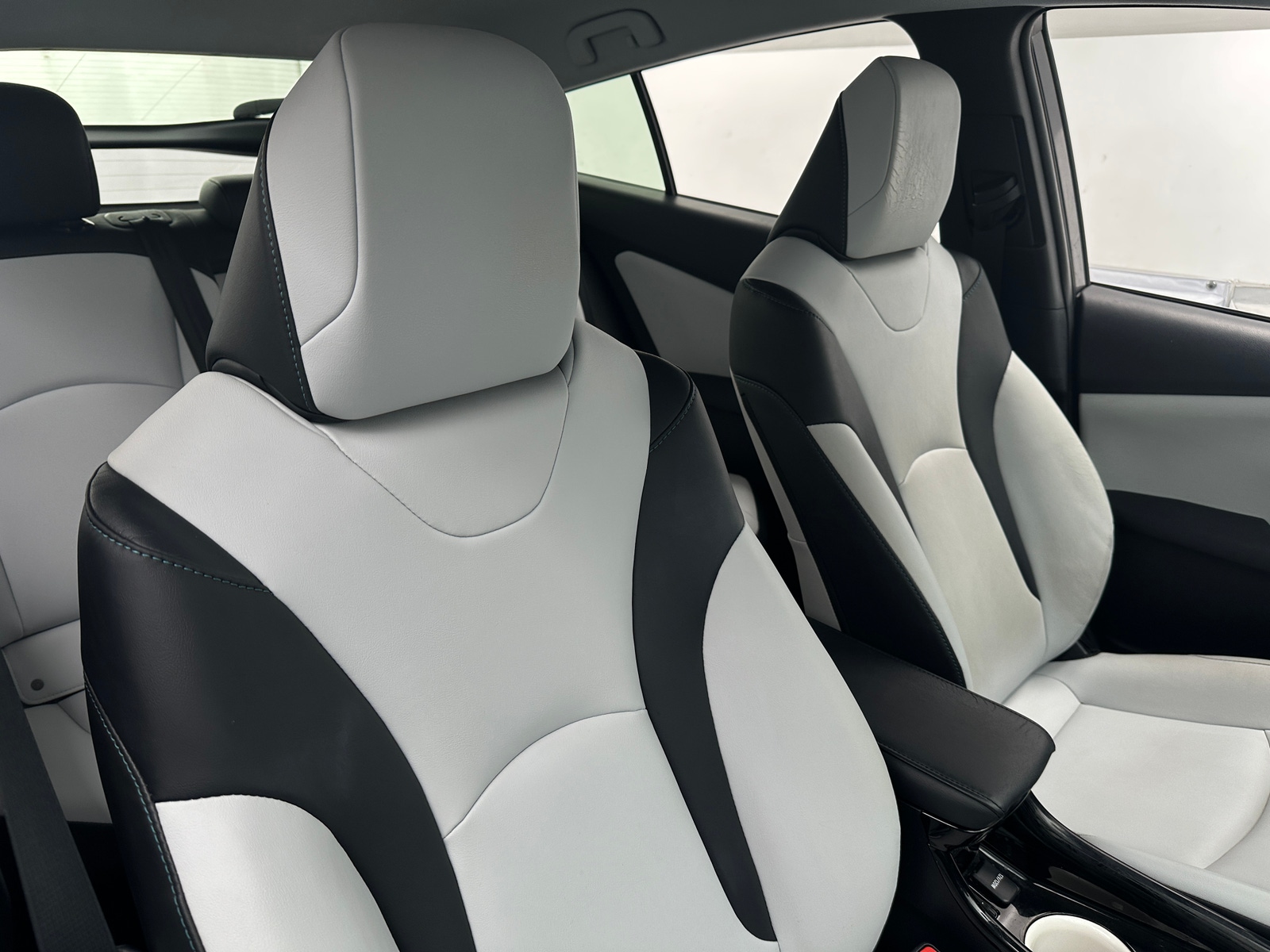 Thumbnail: 2016 Toyota Prius - 2