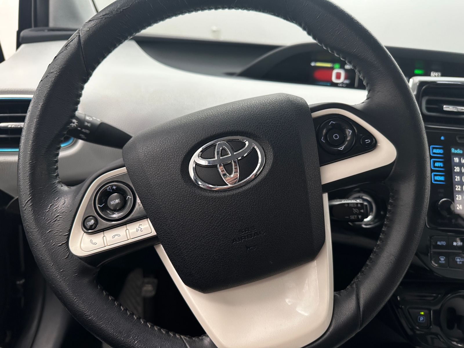 Thumbnail: 2016 Toyota Prius - 5