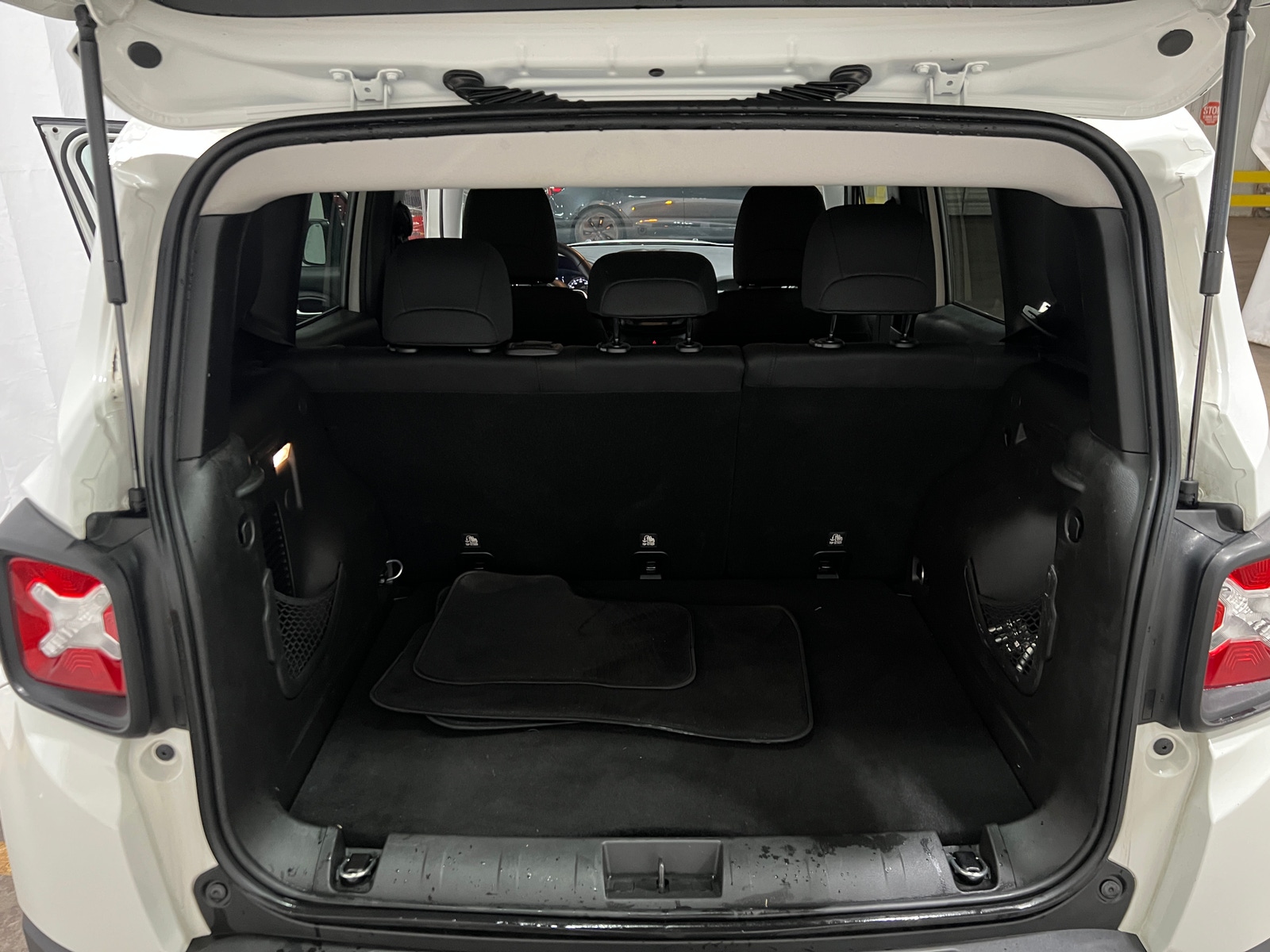 Thumbnail: 2019 Jeep Renegade - 7