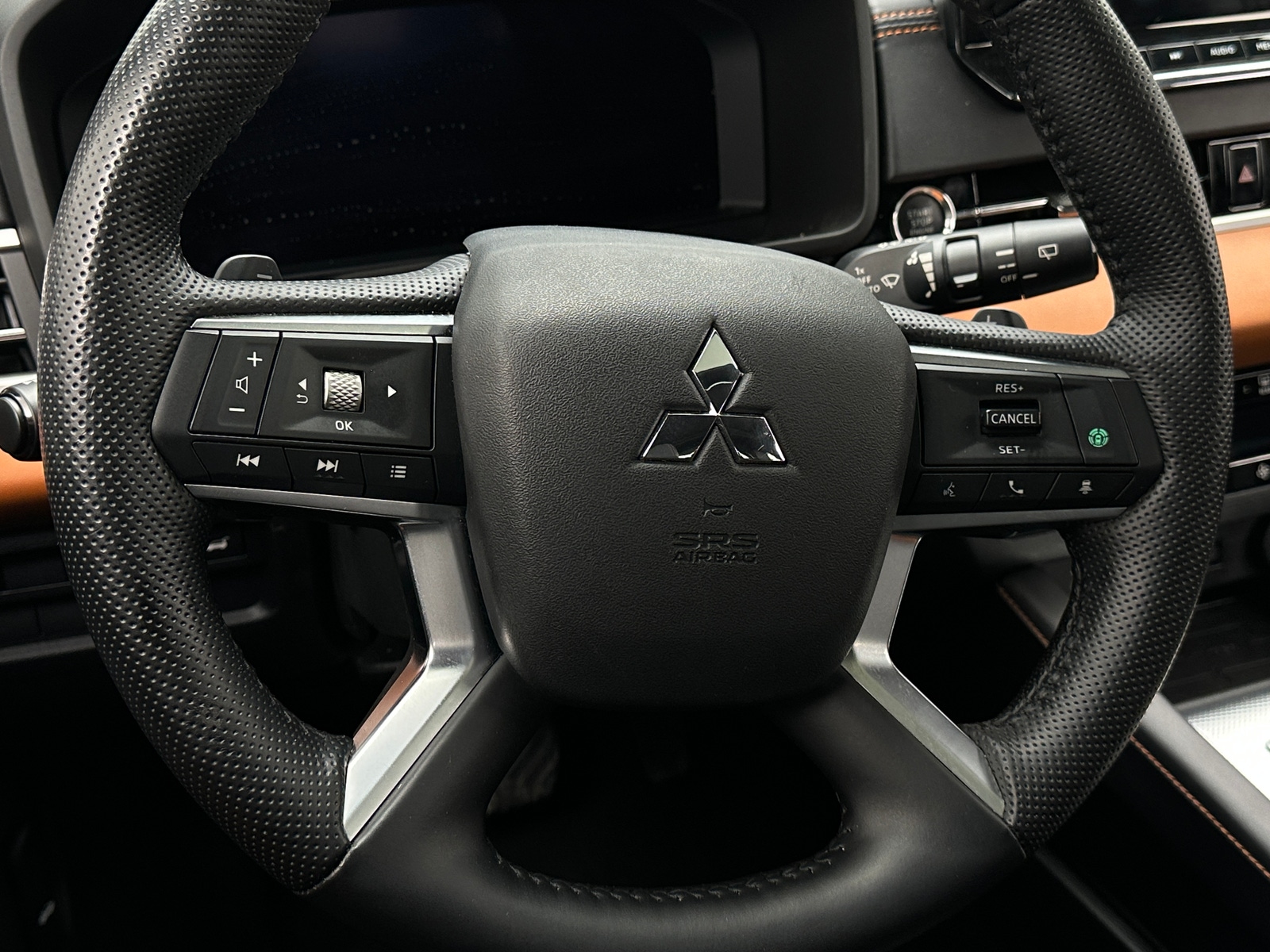 Thumbnail: 2022 Mitsubishi Outlander - 4