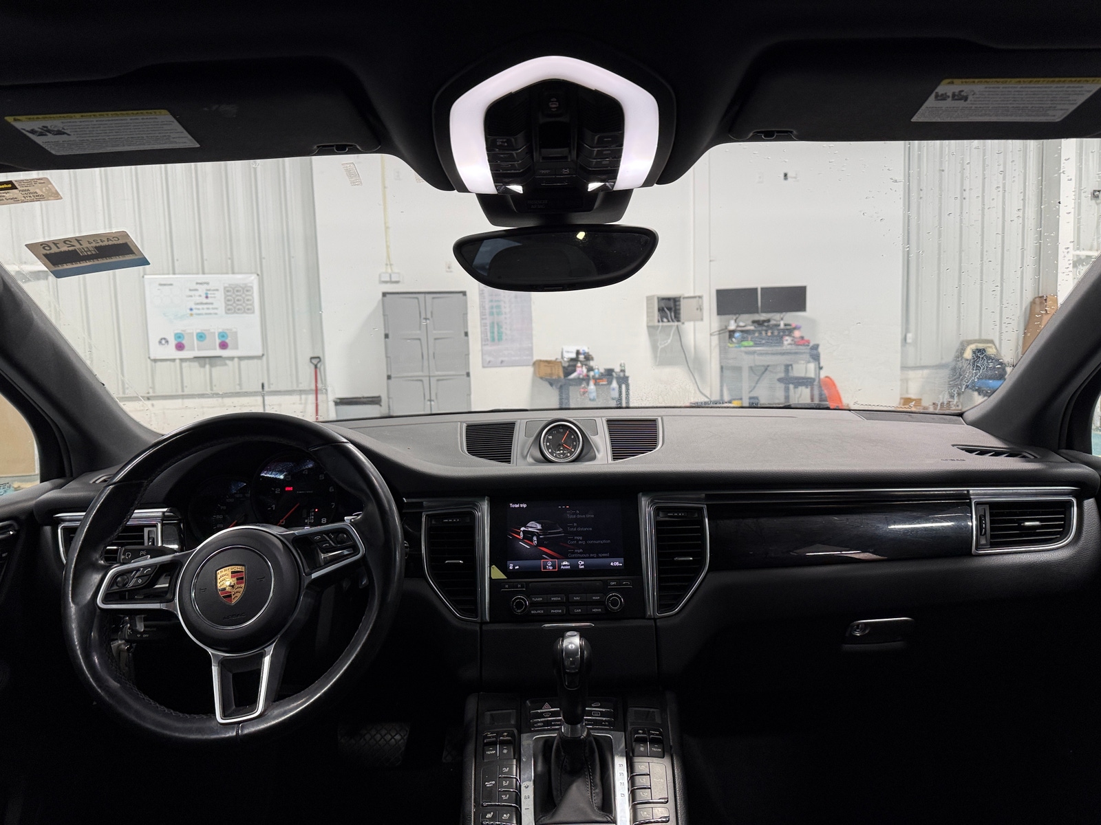 Thumbnail: 2018 Porsche Macan - 2