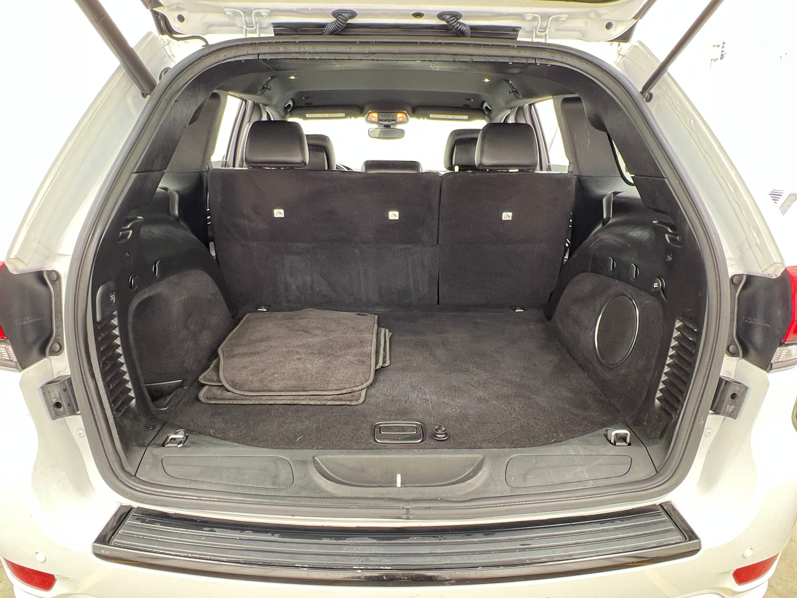 Thumbnail: 2018 Jeep Grand Cherokee - 6