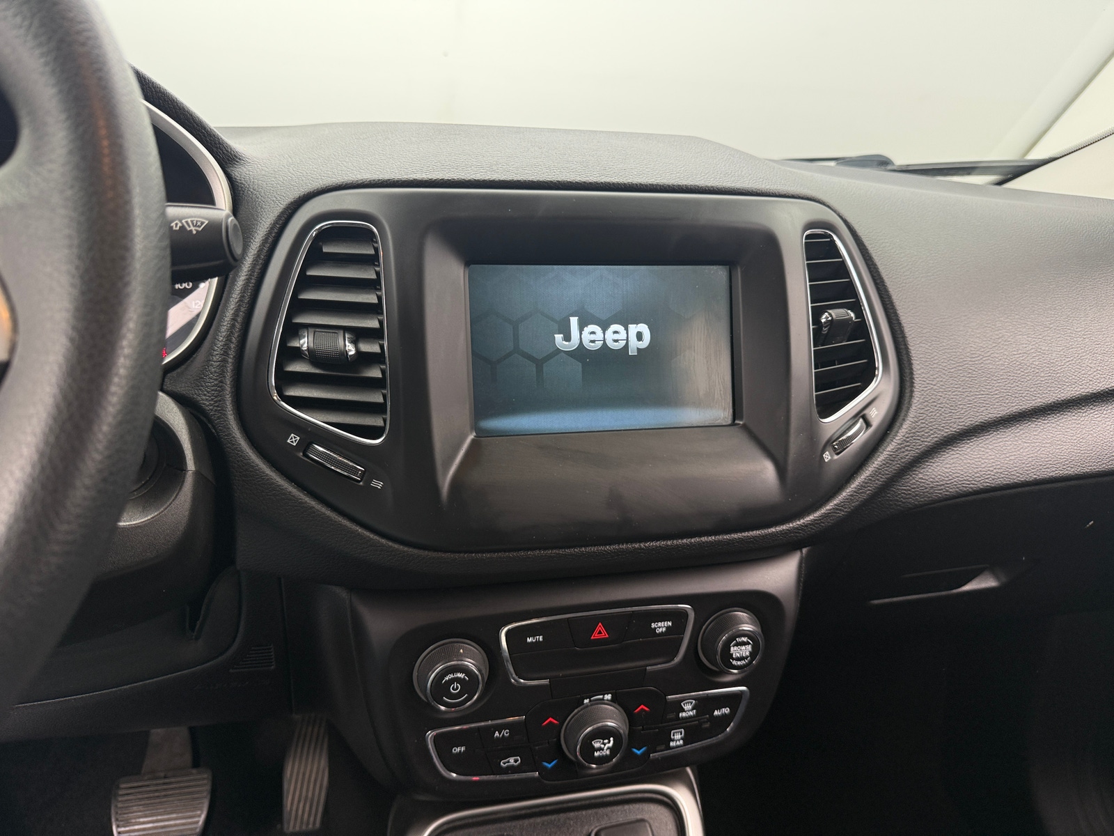 Thumbnail: 2019 Jeep Compass - 4