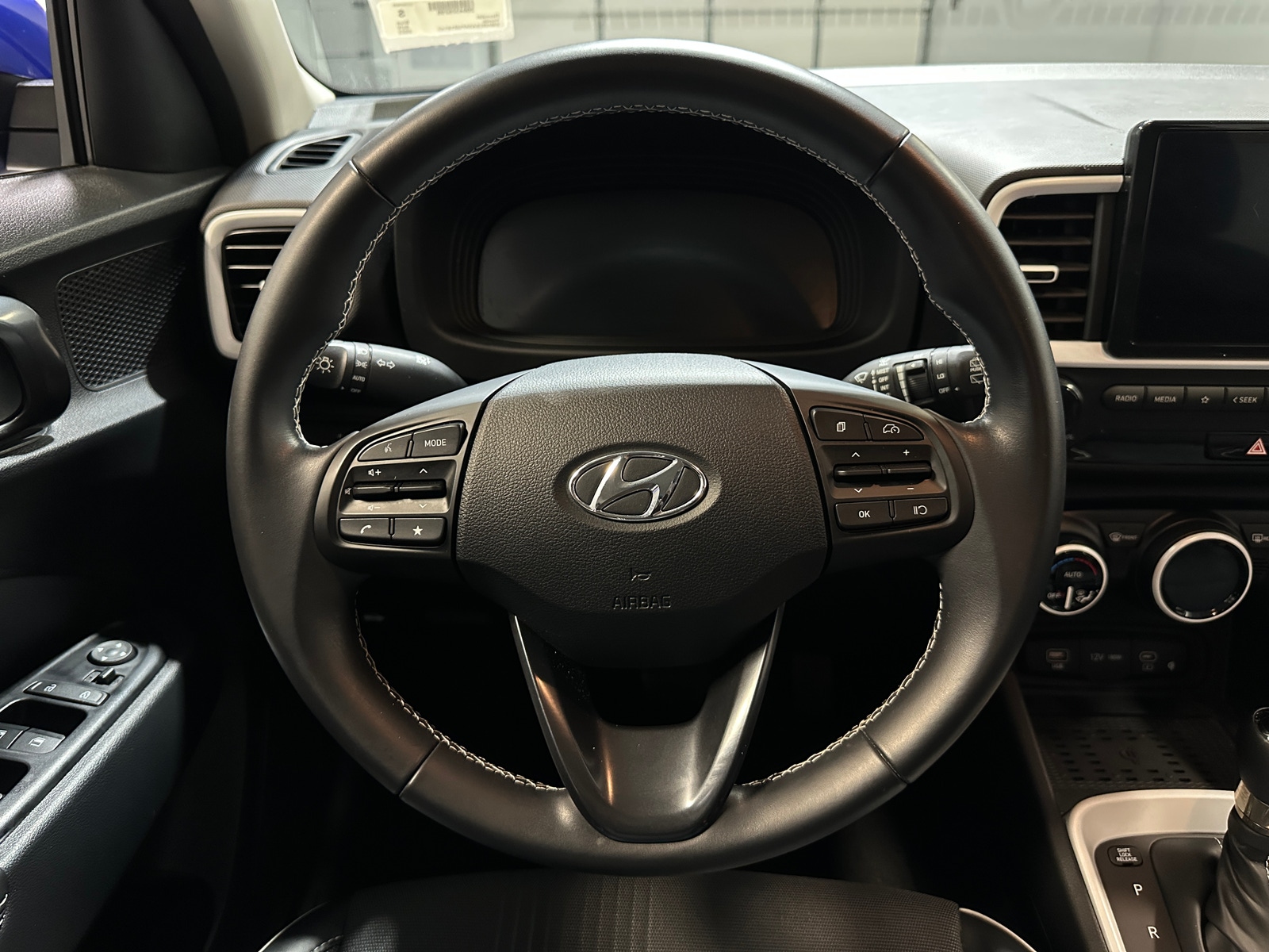 Thumbnail: 2023 Hyundai Venue - 4