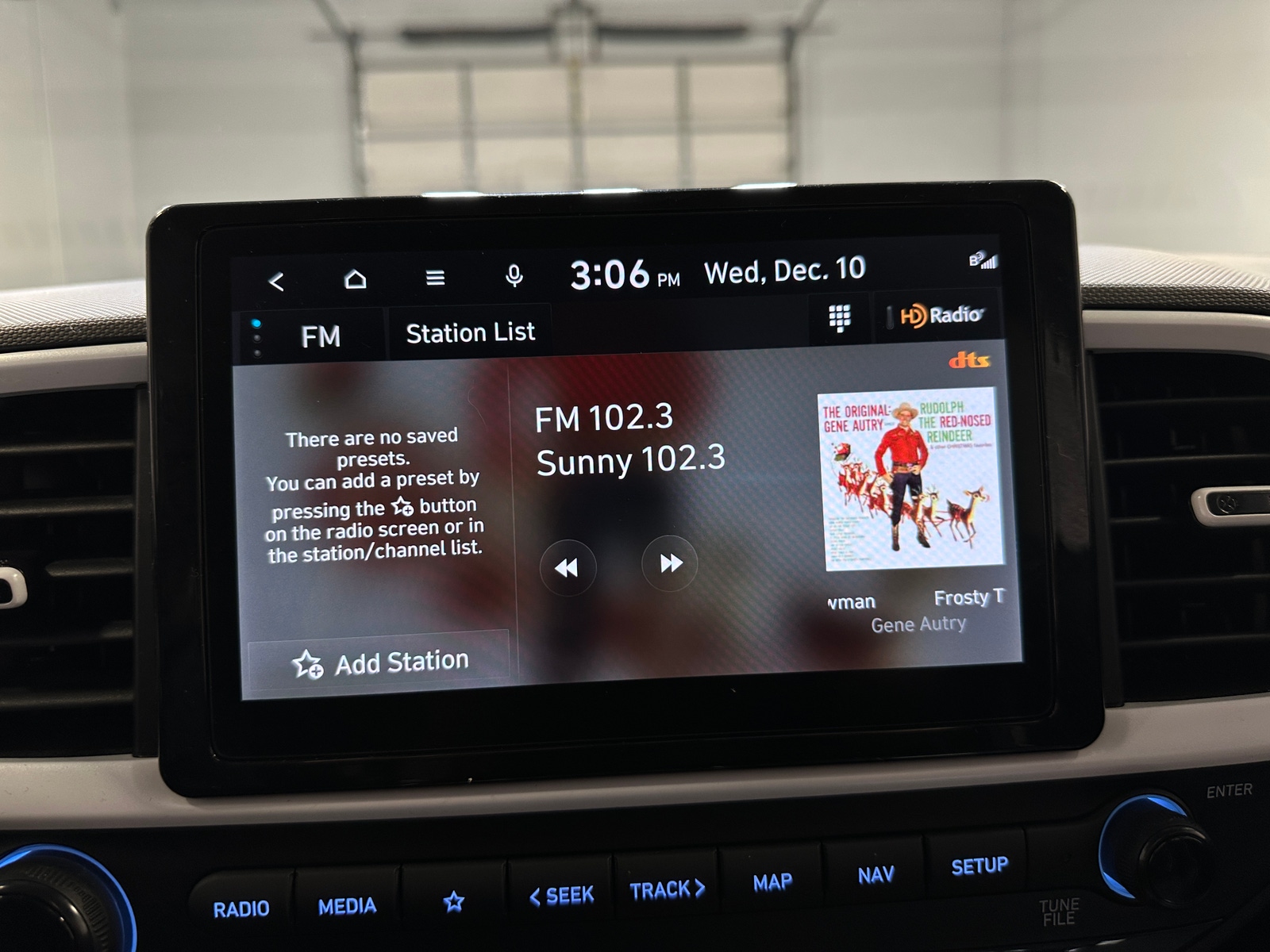 Thumbnail: 2023 Hyundai Venue - 3