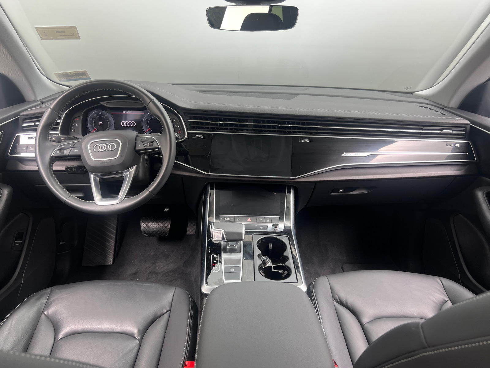 Thumbnail: 2023 Audi Q8 - 2