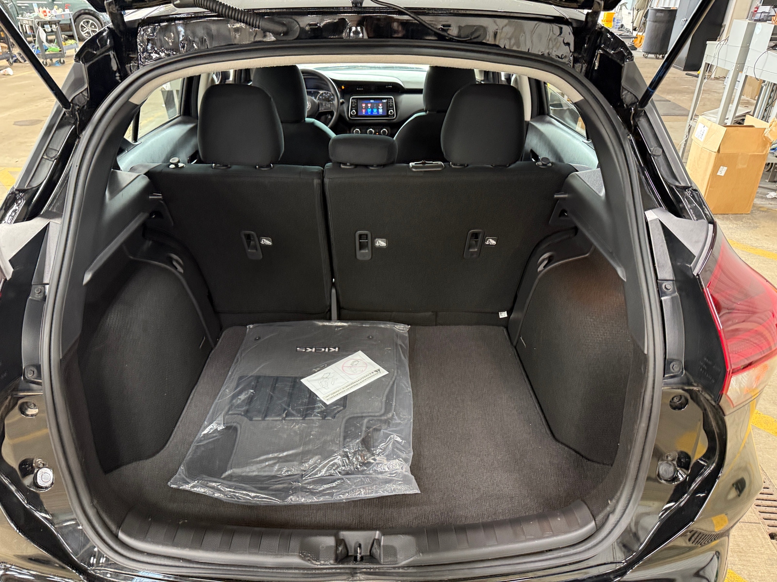 Thumbnail: 2025 Nissan Kicks - 7