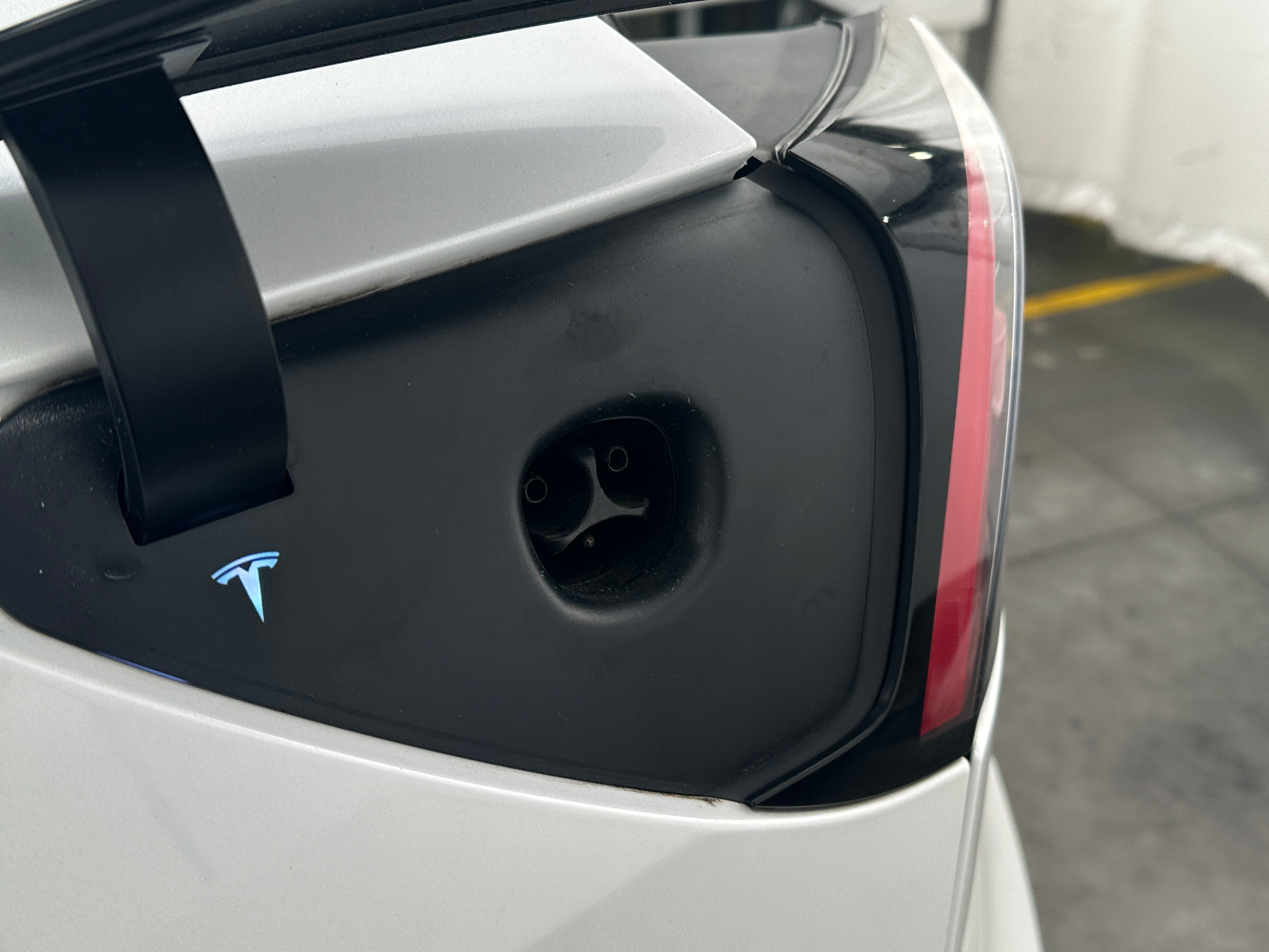 Used 2021 Tesla Model Y Long Range with VIN 5YJYGDEE2MF102790 for sale in Kansas City