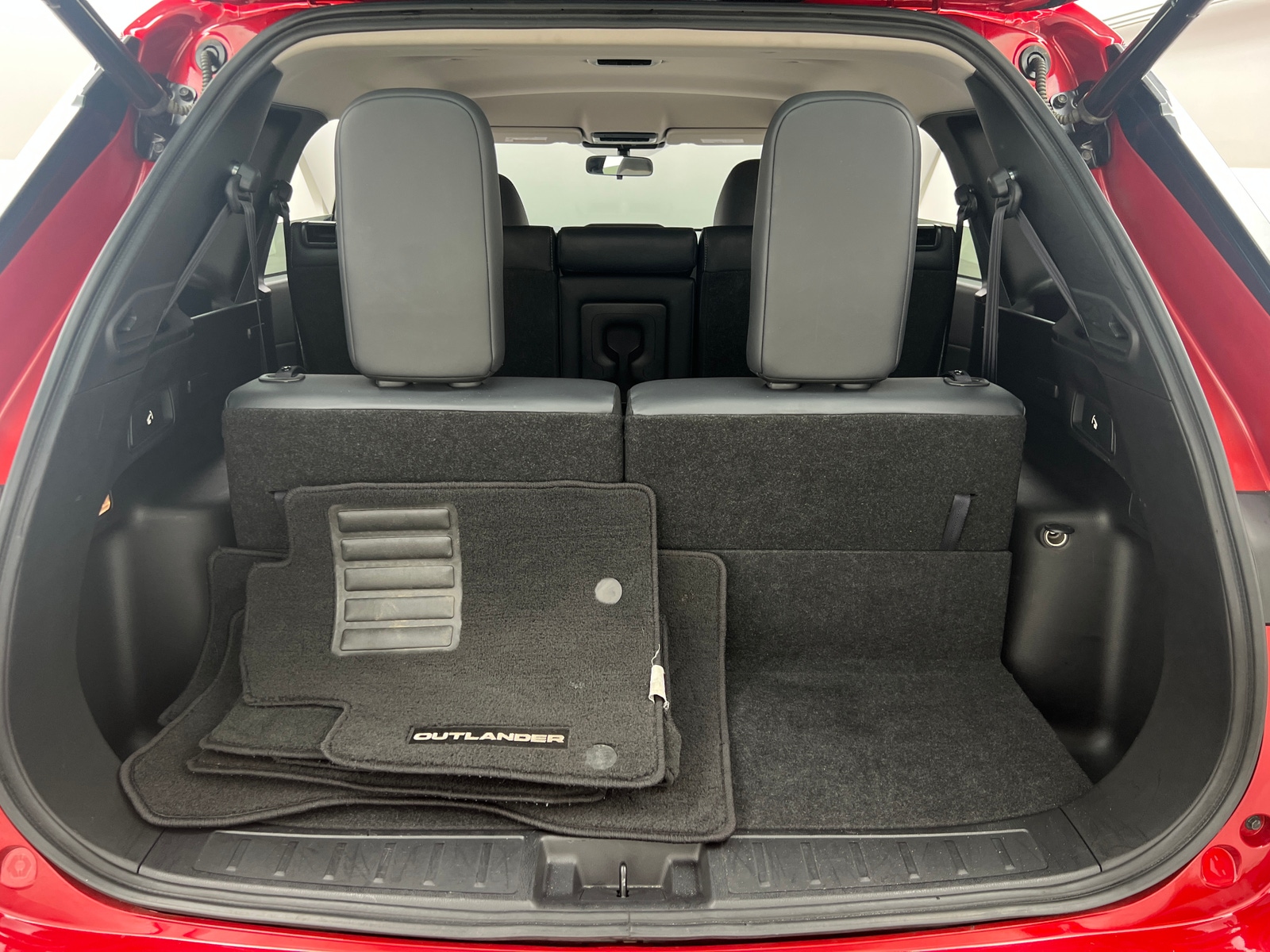 Thumbnail: 2024 Mitsubishi Outlander - 6