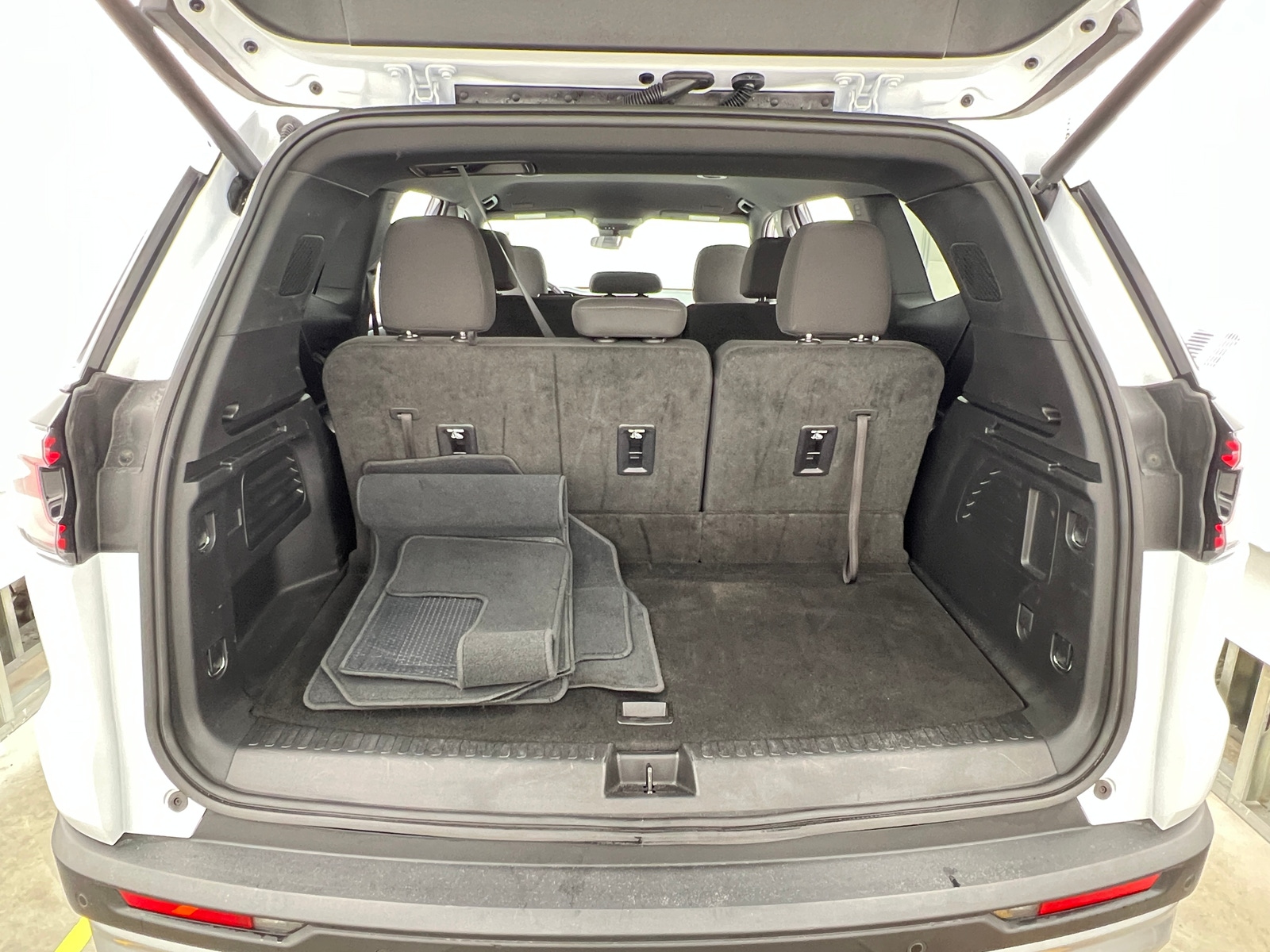 Thumbnail: 2025 GMC Acadia - 7