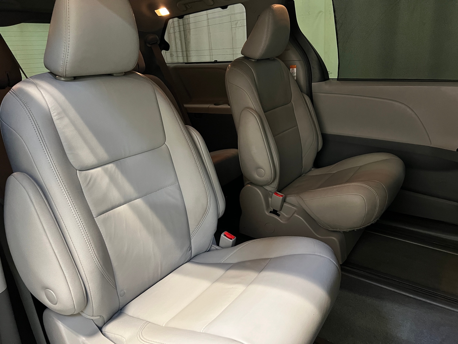 Thumbnail: 2018 Toyota Sienna - 5