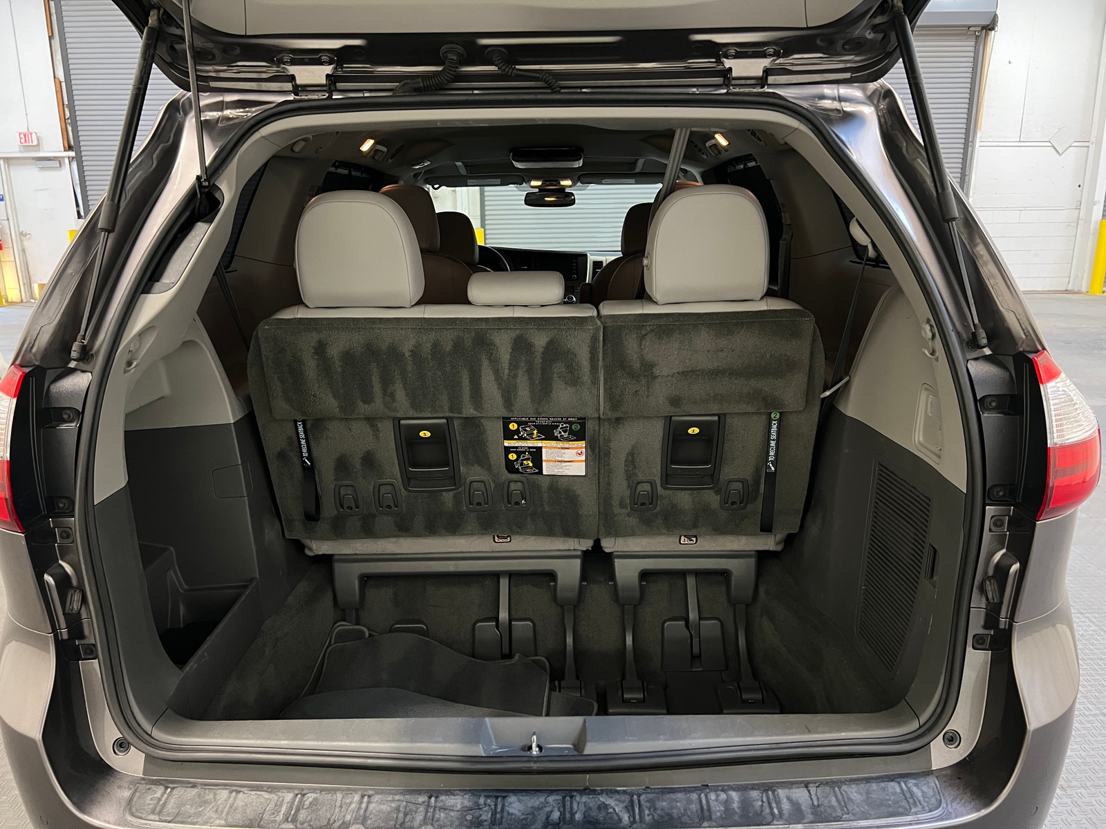 Thumbnail: 2018 Toyota Sienna - 6