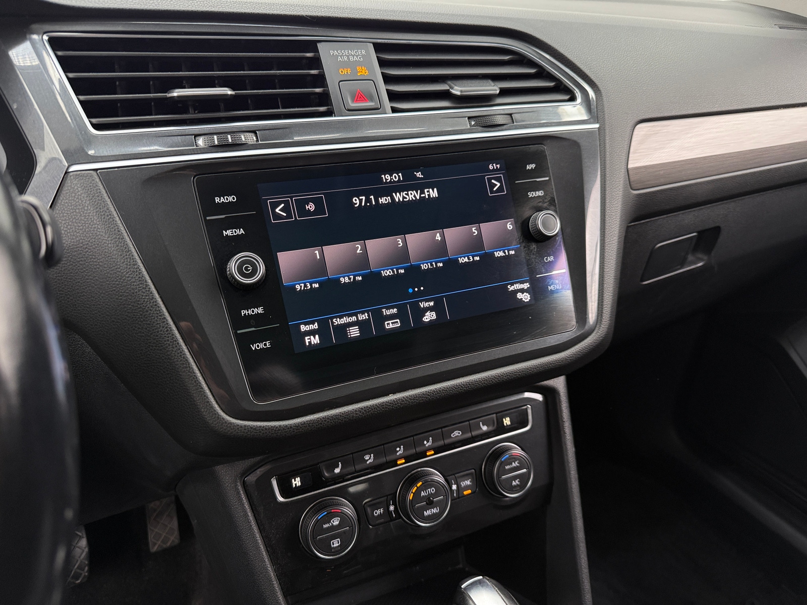 Thumbnail: 2019 Volkswagen Tiguan - 3