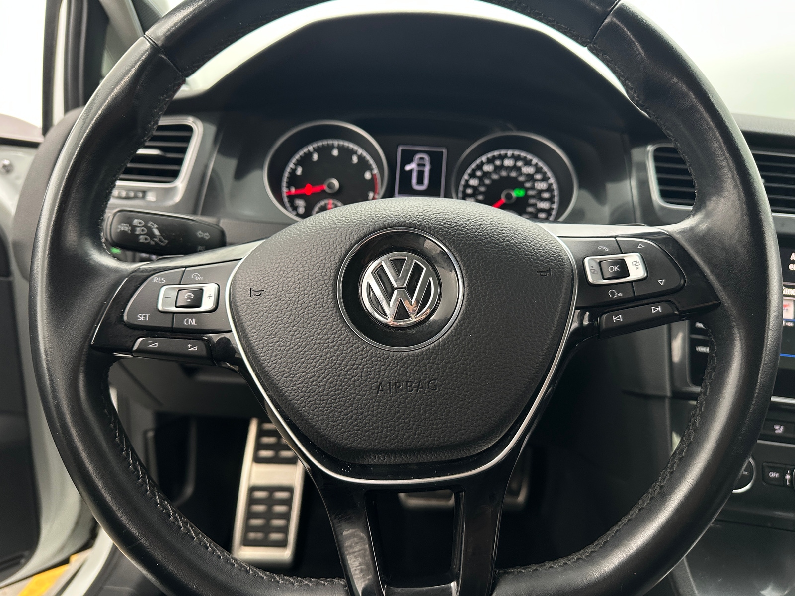 Thumbnail: 2018 Volkswagen Golf - 4