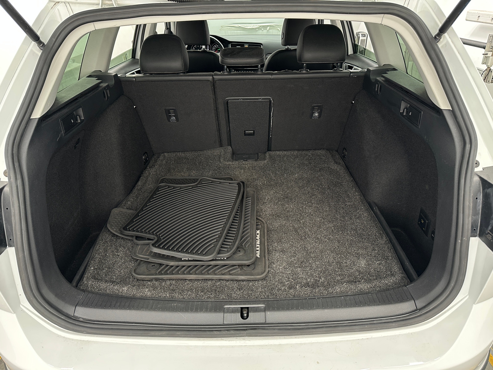 Thumbnail: 2018 Volkswagen Golf - 6