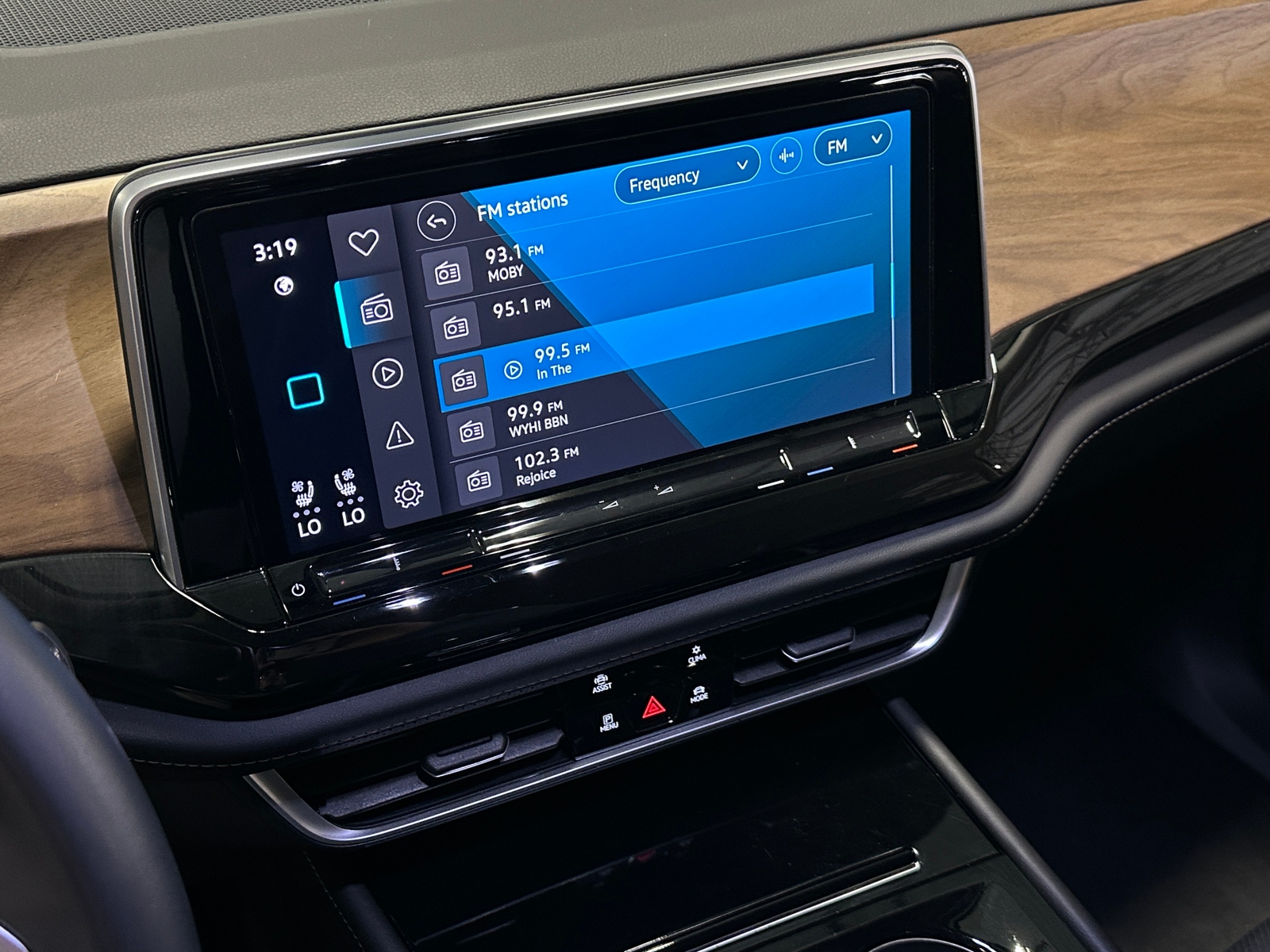 Thumbnail: 2025 Volkswagen Atlas - 3