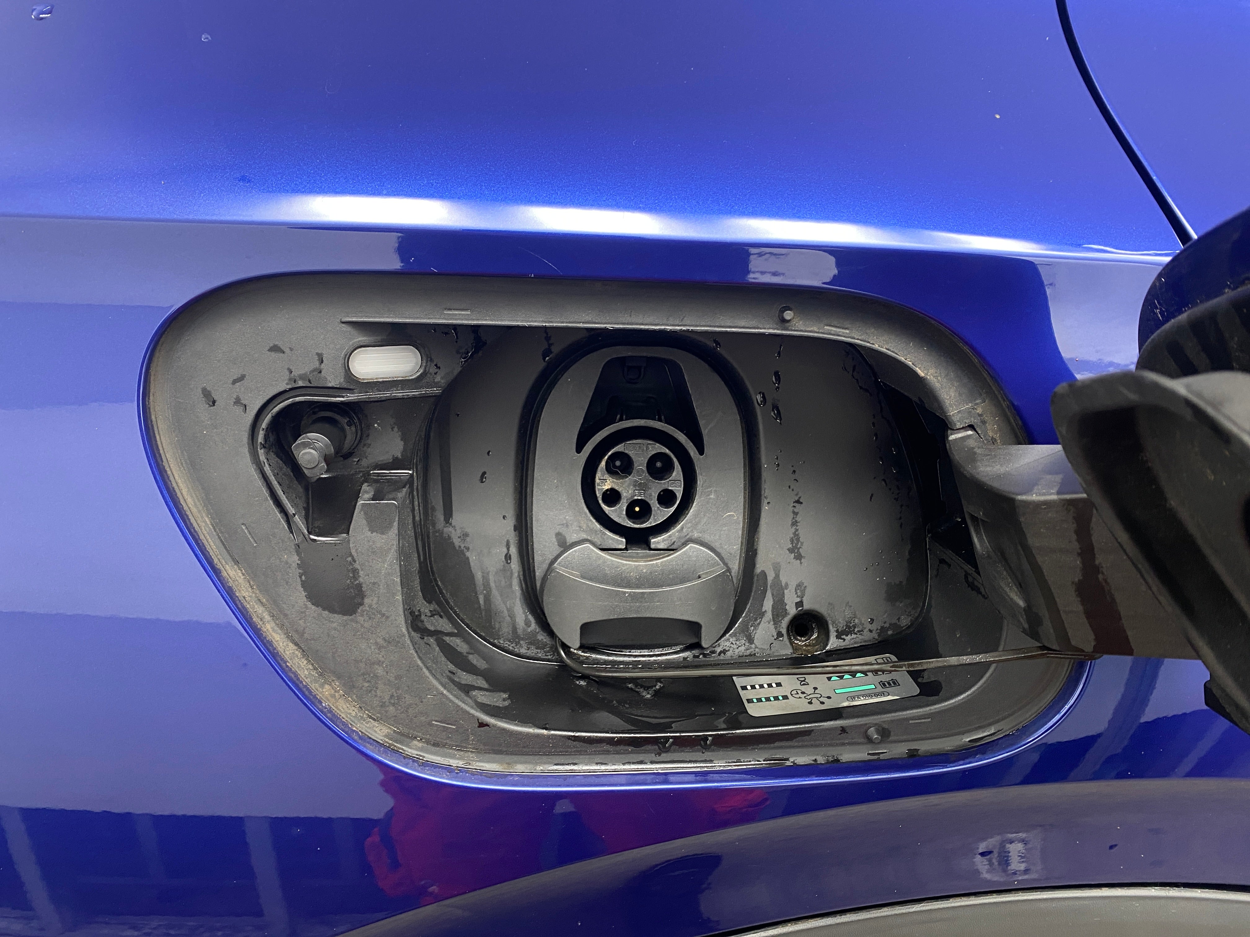 Used 2021 Volkswagen ID.4 PRO S with VIN WVGUNPE22MP061364 for sale in Oak Creek, WI