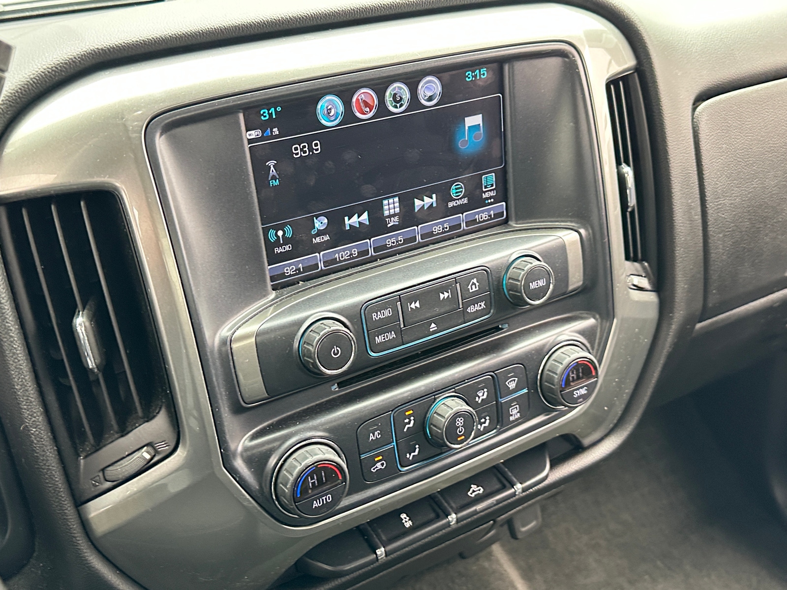 Thumbnail: 2018 Chevrolet Silverado 1500 - 4