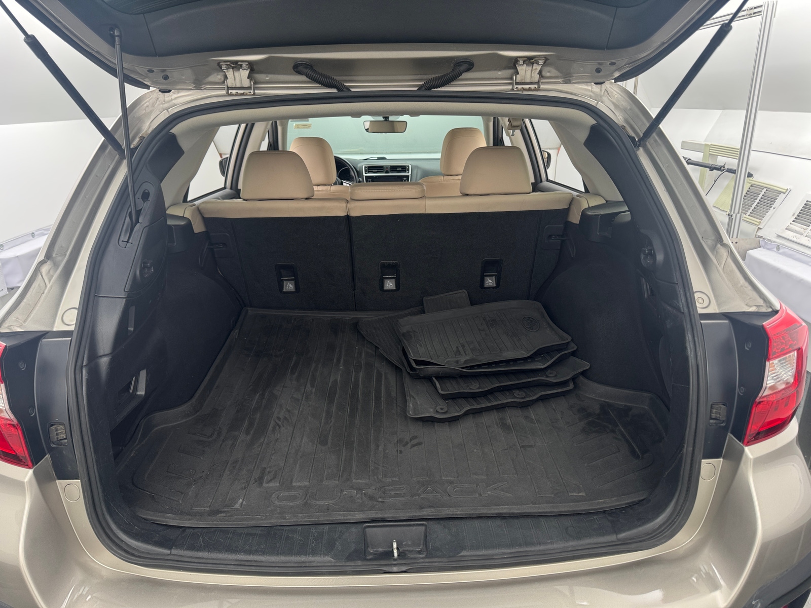 Thumbnail: 2019 Subaru Outback - 6