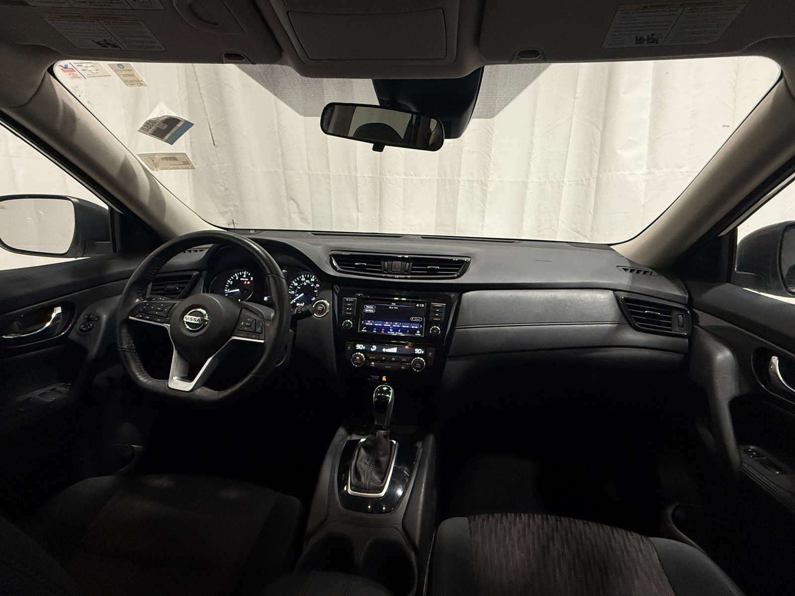 Thumbnail: 2019 Nissan Rogue - 3