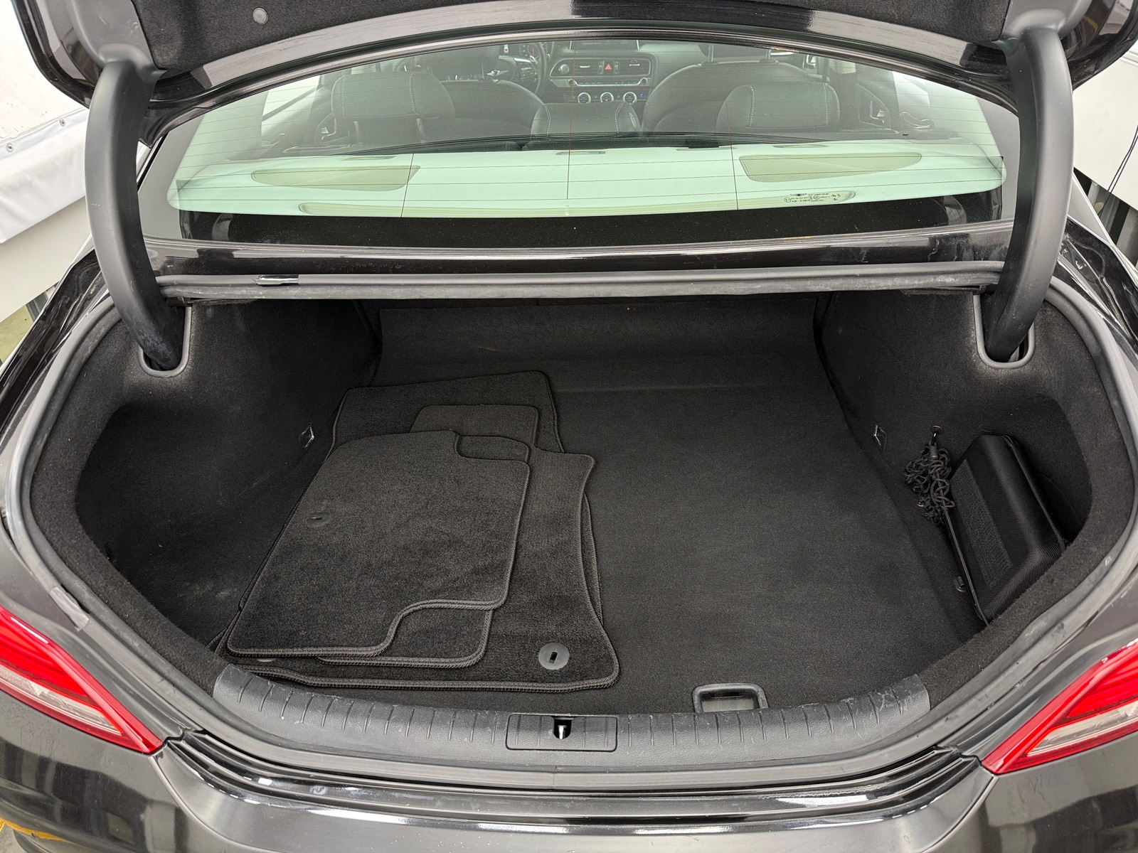 Thumbnail: 2019 Genesis G70 - 6