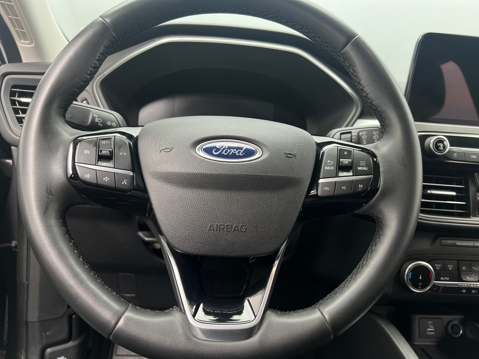 Thumbnail: 2023 Ford Escape - 5