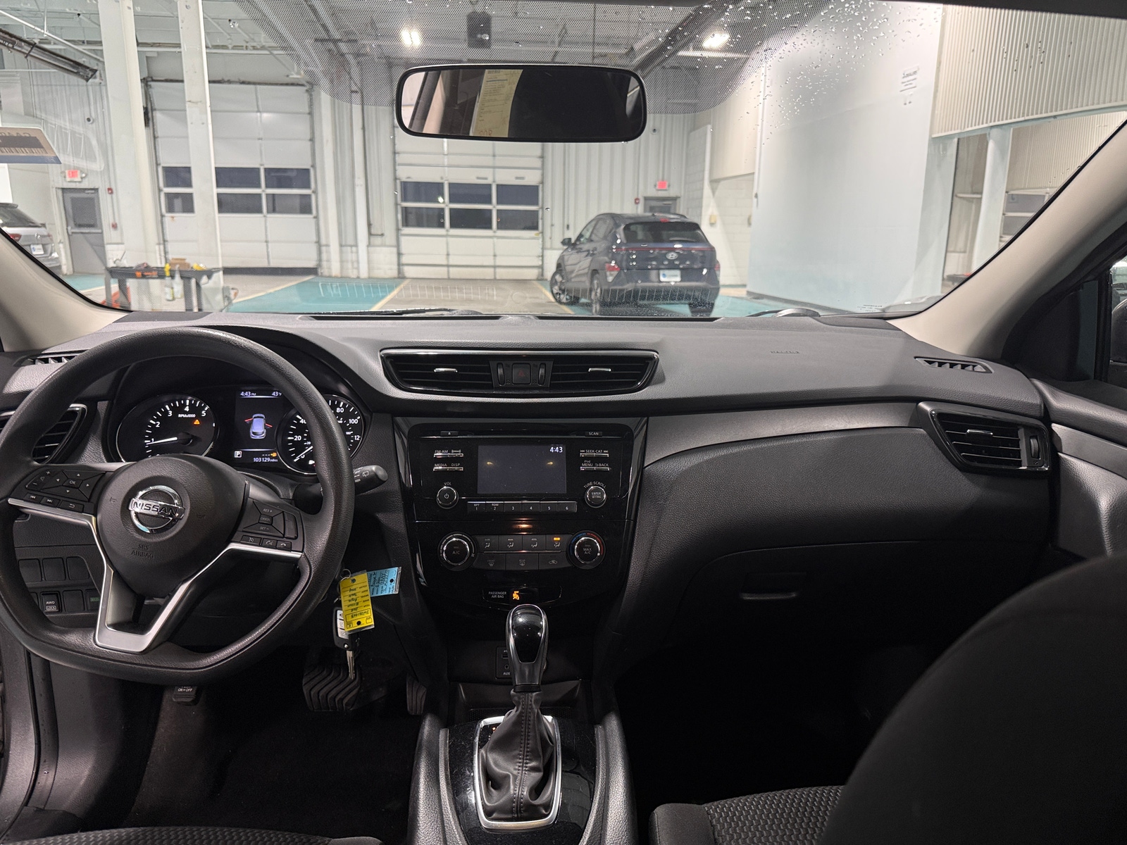 Thumbnail: 2018 Nissan Rogue Sport - 3