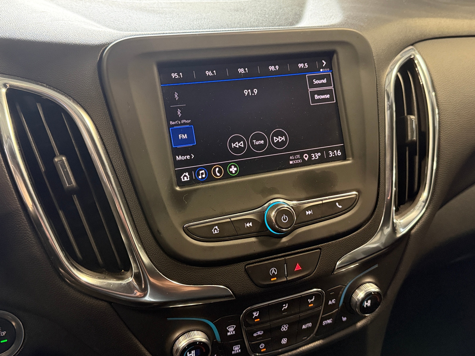 Thumbnail: 2024 Chevrolet Equinox - 4