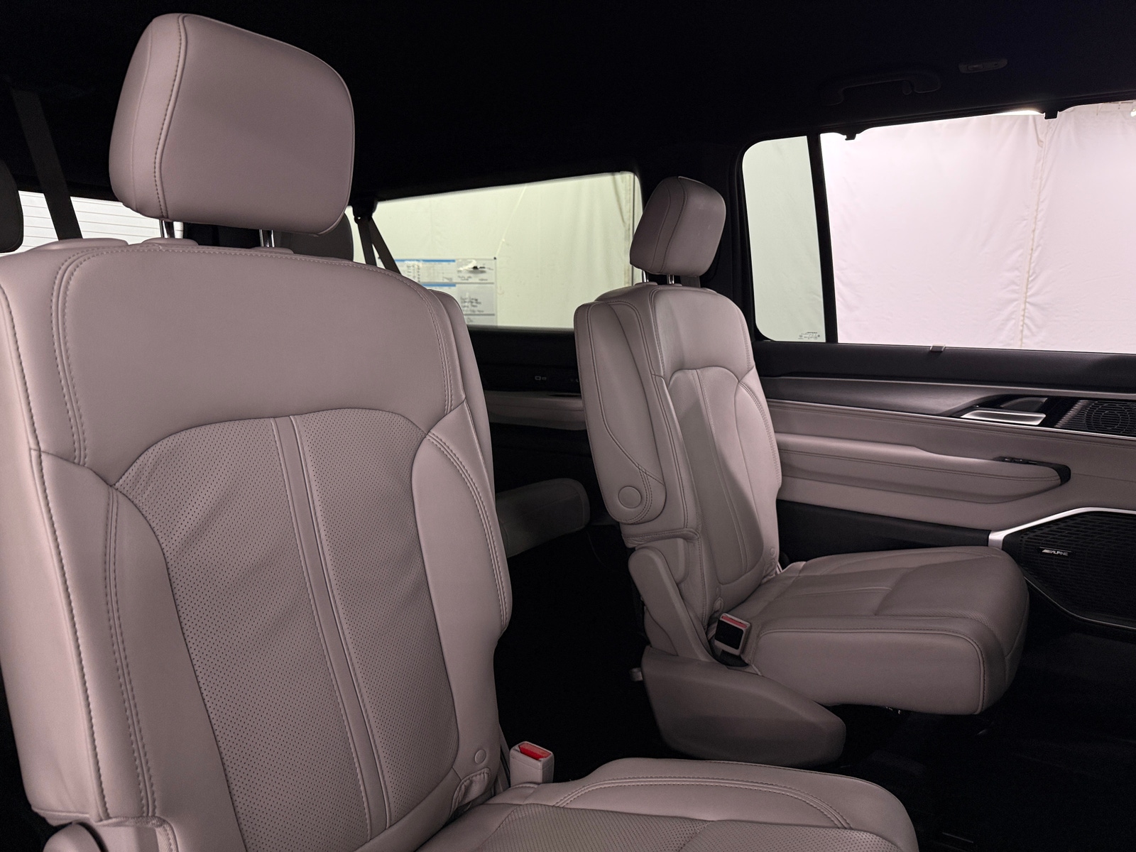 Thumbnail: 2025 Jeep Wagoneer - 5