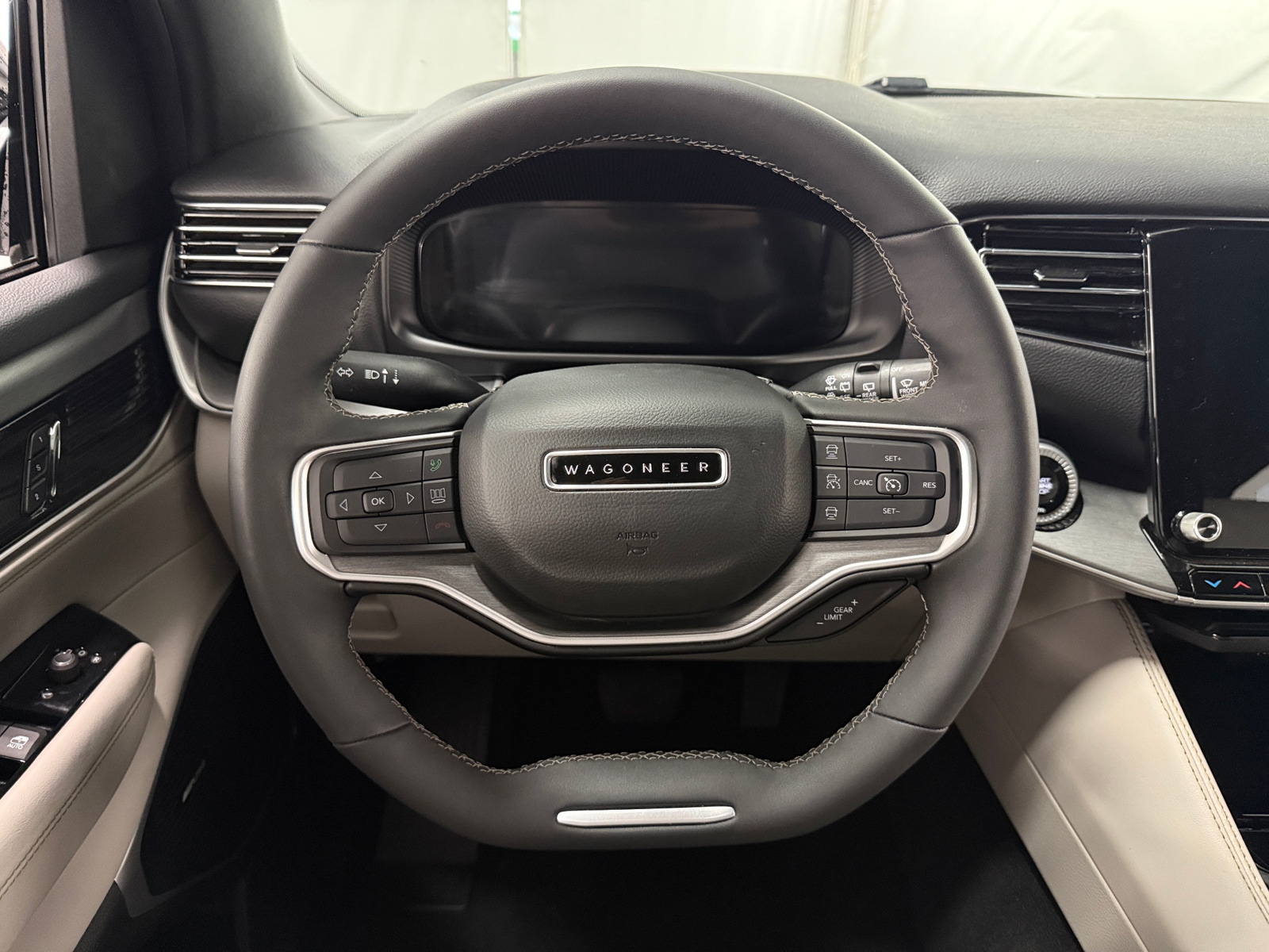 Thumbnail: 2025 Jeep Wagoneer - 4