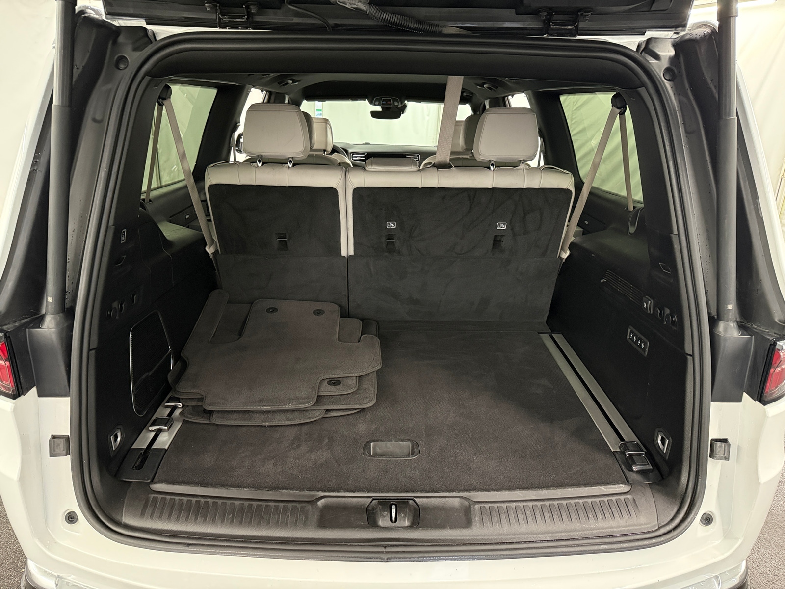 Thumbnail: 2025 Jeep Wagoneer - 6