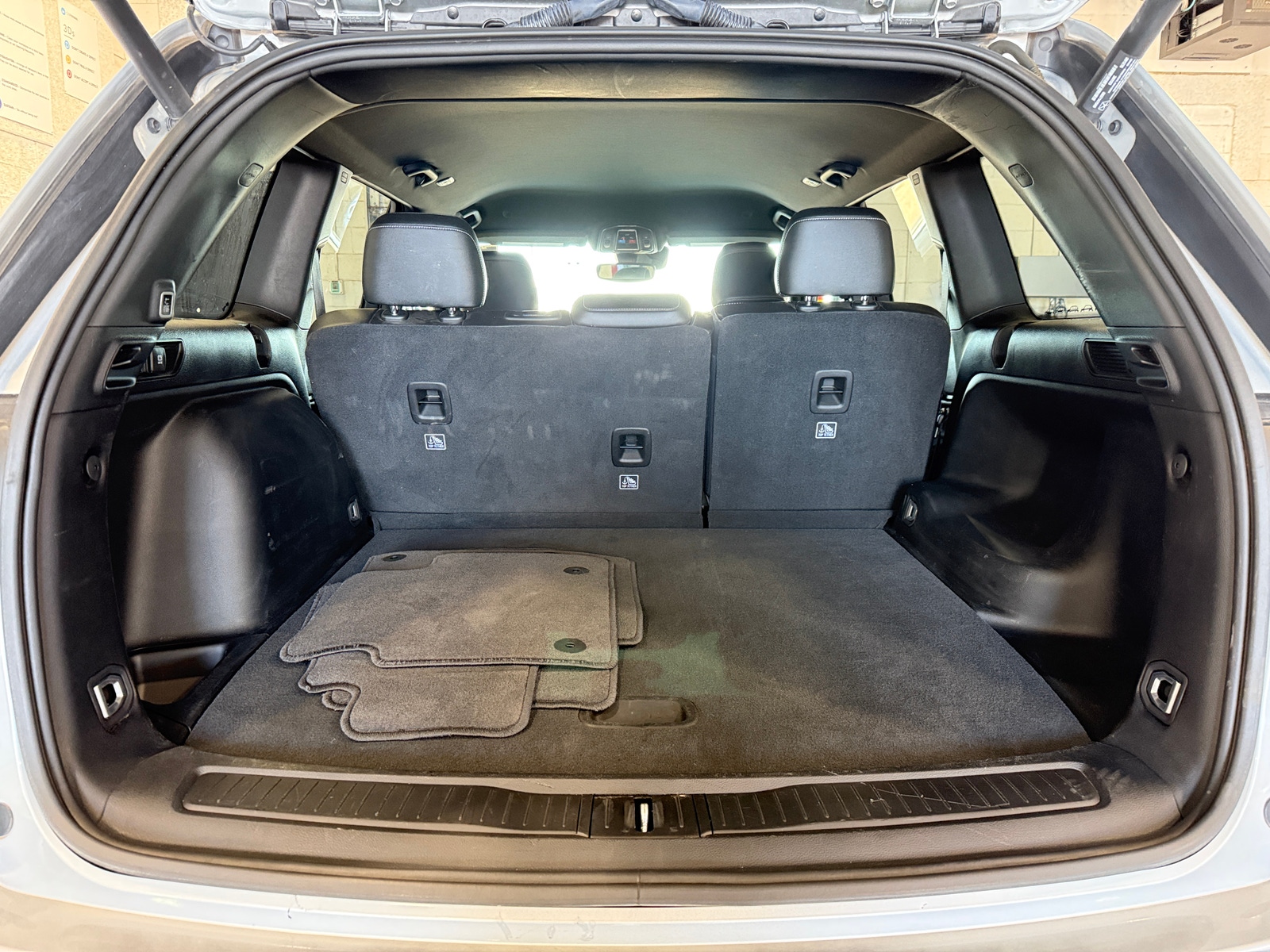 Thumbnail: 2024 Jeep Grand Cherokee - 6