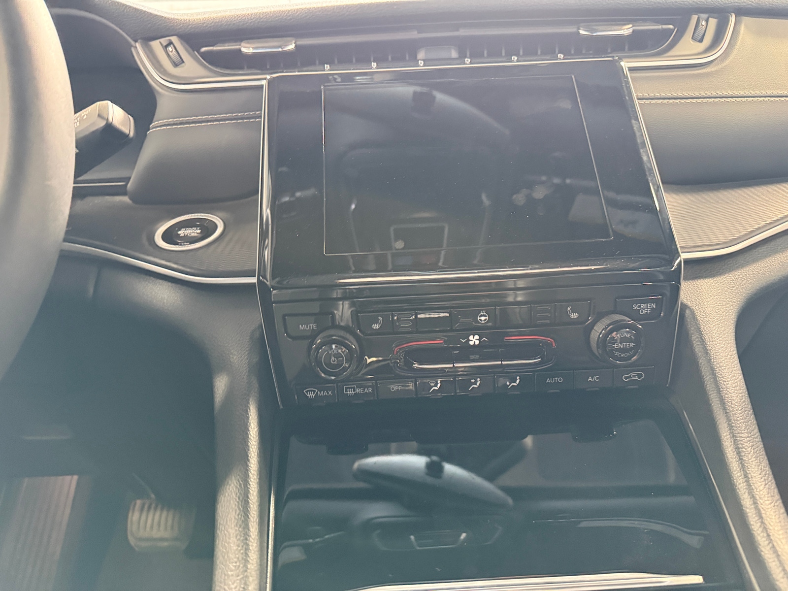 Thumbnail: 2024 Jeep Grand Cherokee - 3