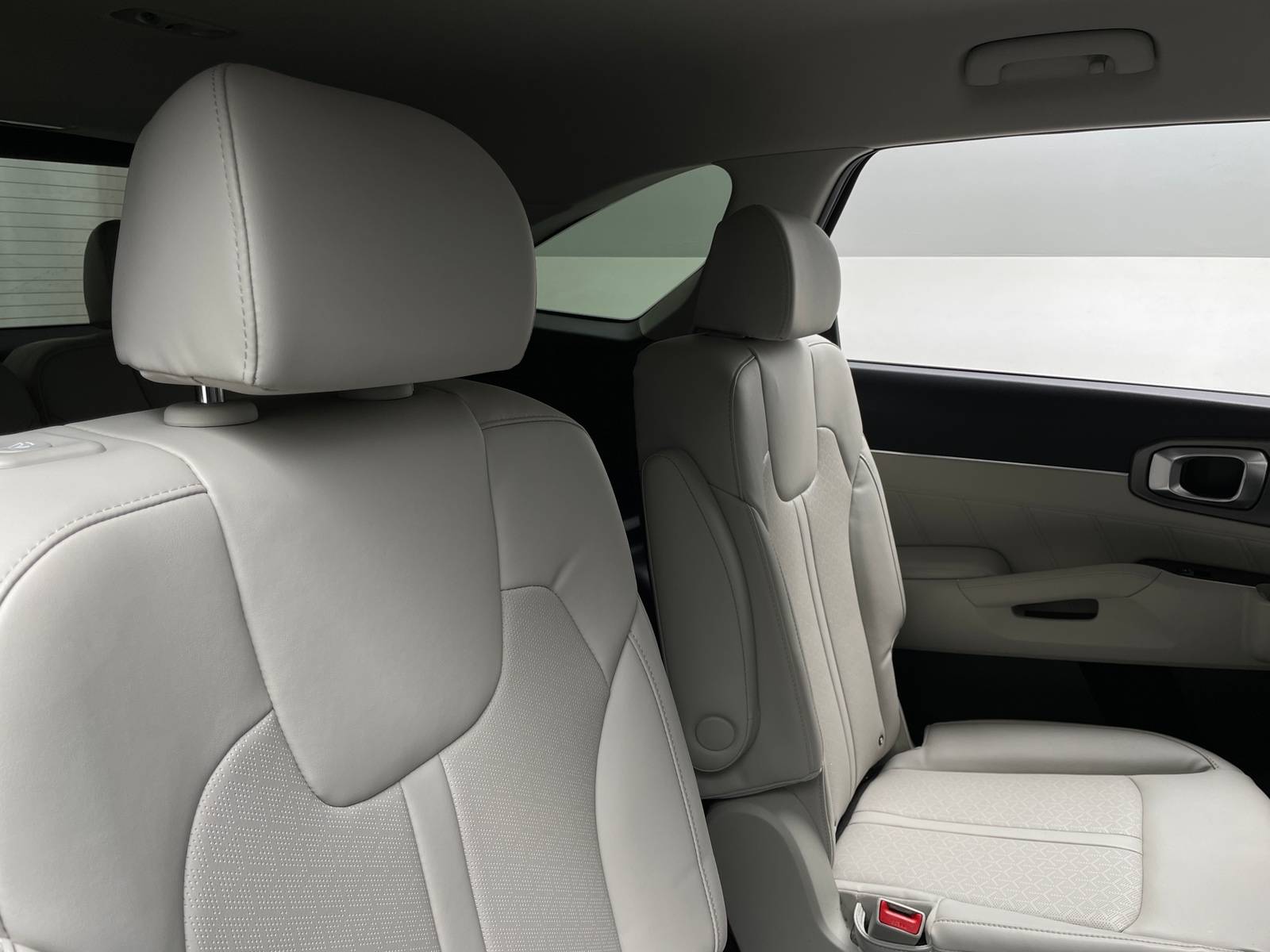 Thumbnail: 2022 Kia Sorento - 5