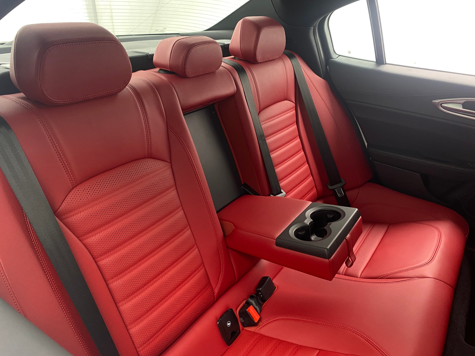 Thumbnail: 2025 Alfa Romeo Giulia - 5