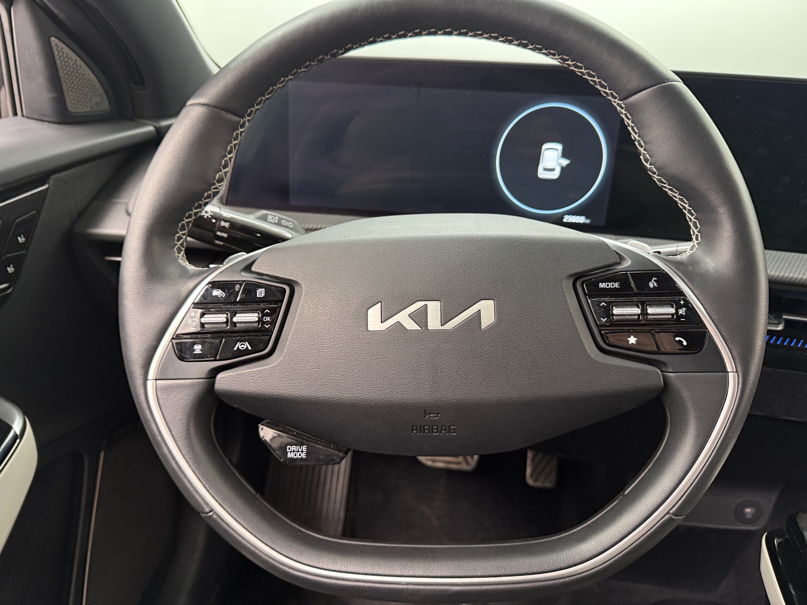 Thumbnail: 2023 Kia EV6 - 4