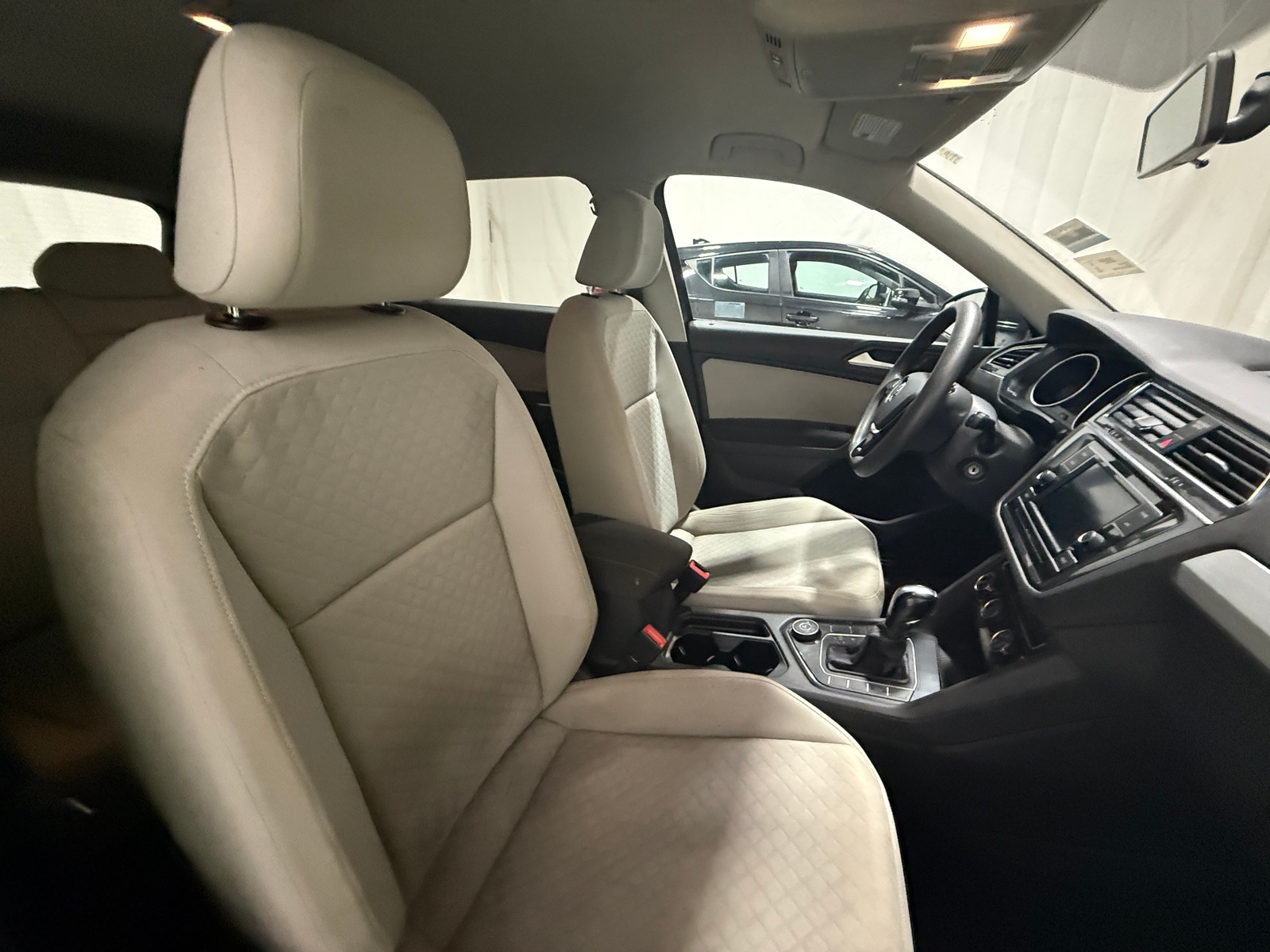 Thumbnail: 2020 Volkswagen Tiguan - 2