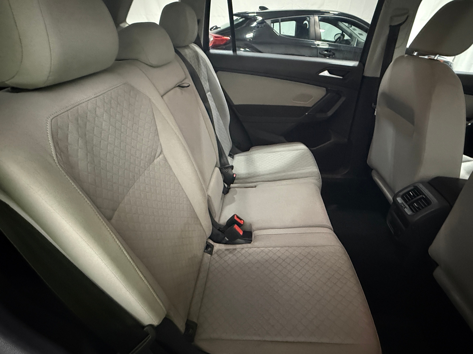 Thumbnail: 2020 Volkswagen Tiguan - 6