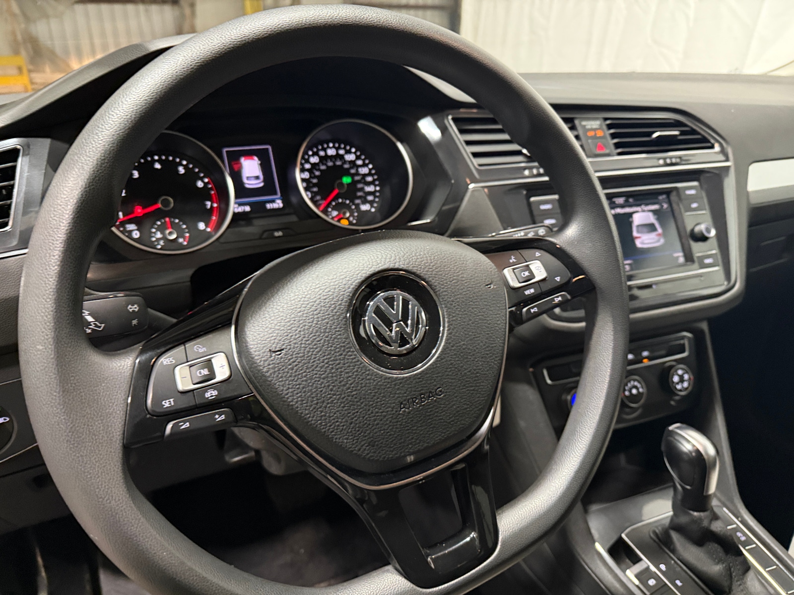 Thumbnail: 2020 Volkswagen Tiguan - 5