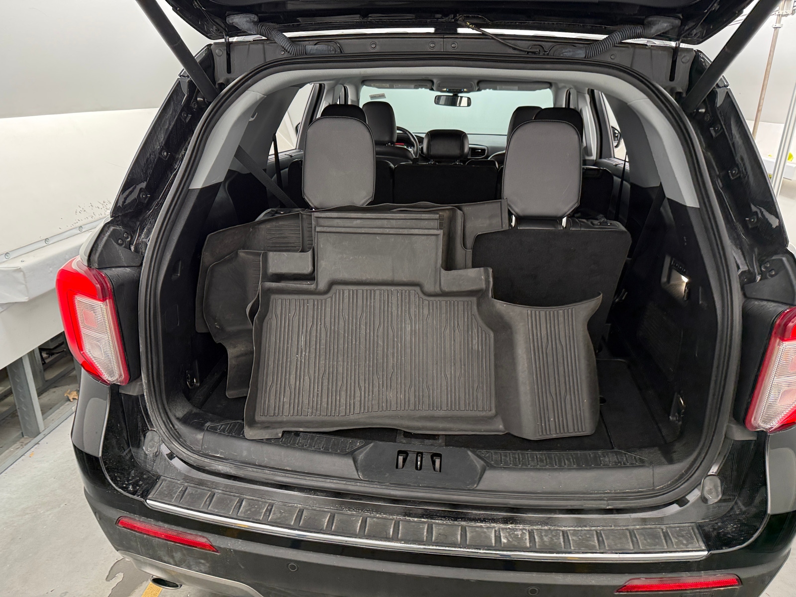 Thumbnail: 2020 Ford Explorer - 6