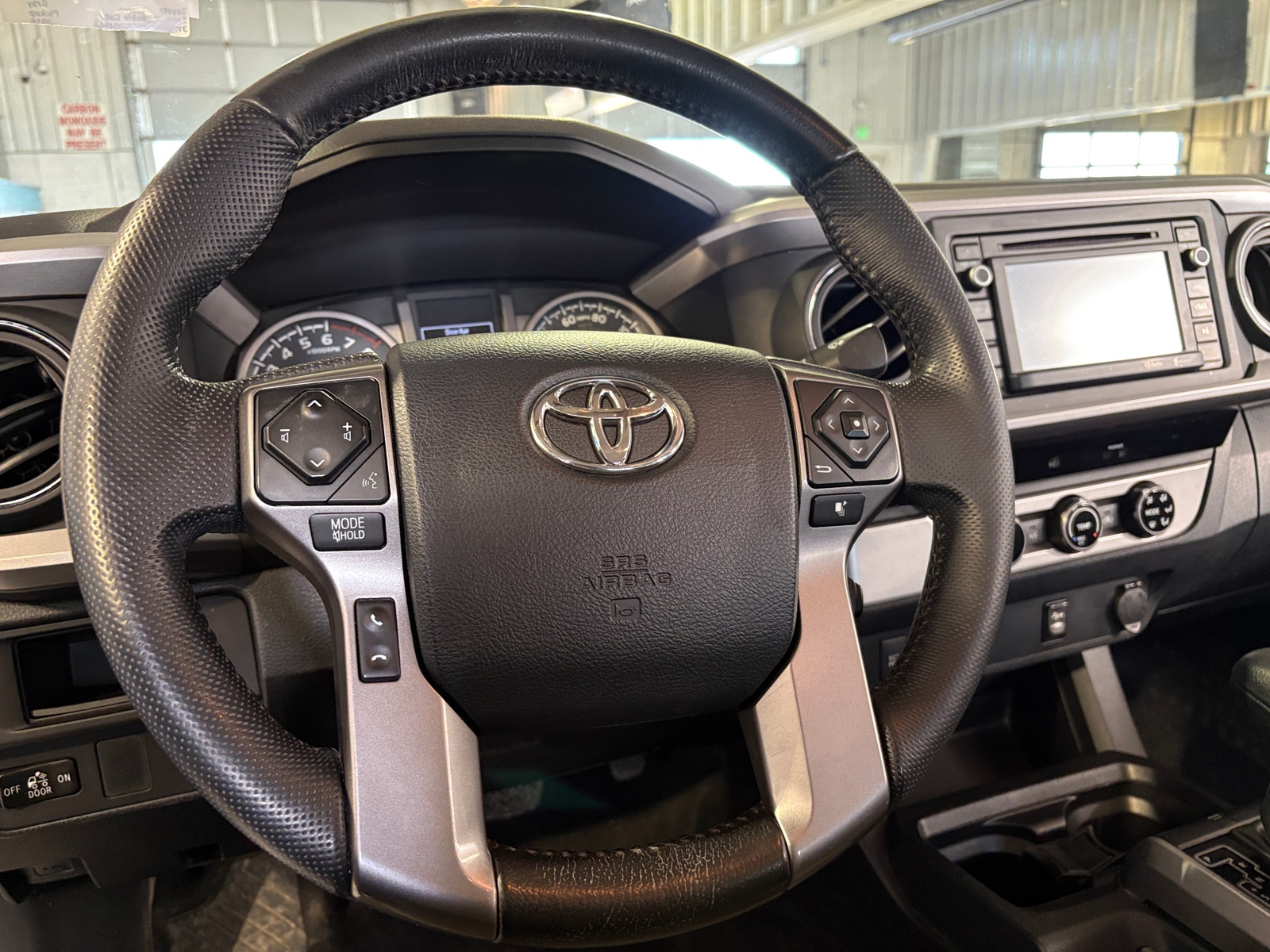 Thumbnail: 2016 Toyota Tacoma - 5