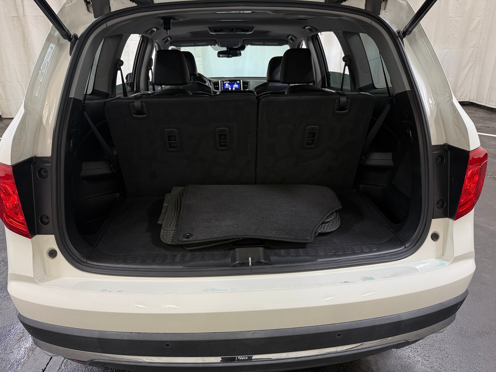 Thumbnail: 2018 Honda Pilot - 6